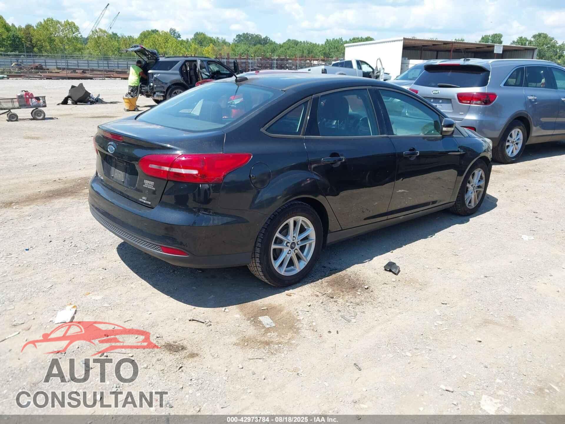 FORD FOCUS 2015 - 1FADP3F20FL313697
