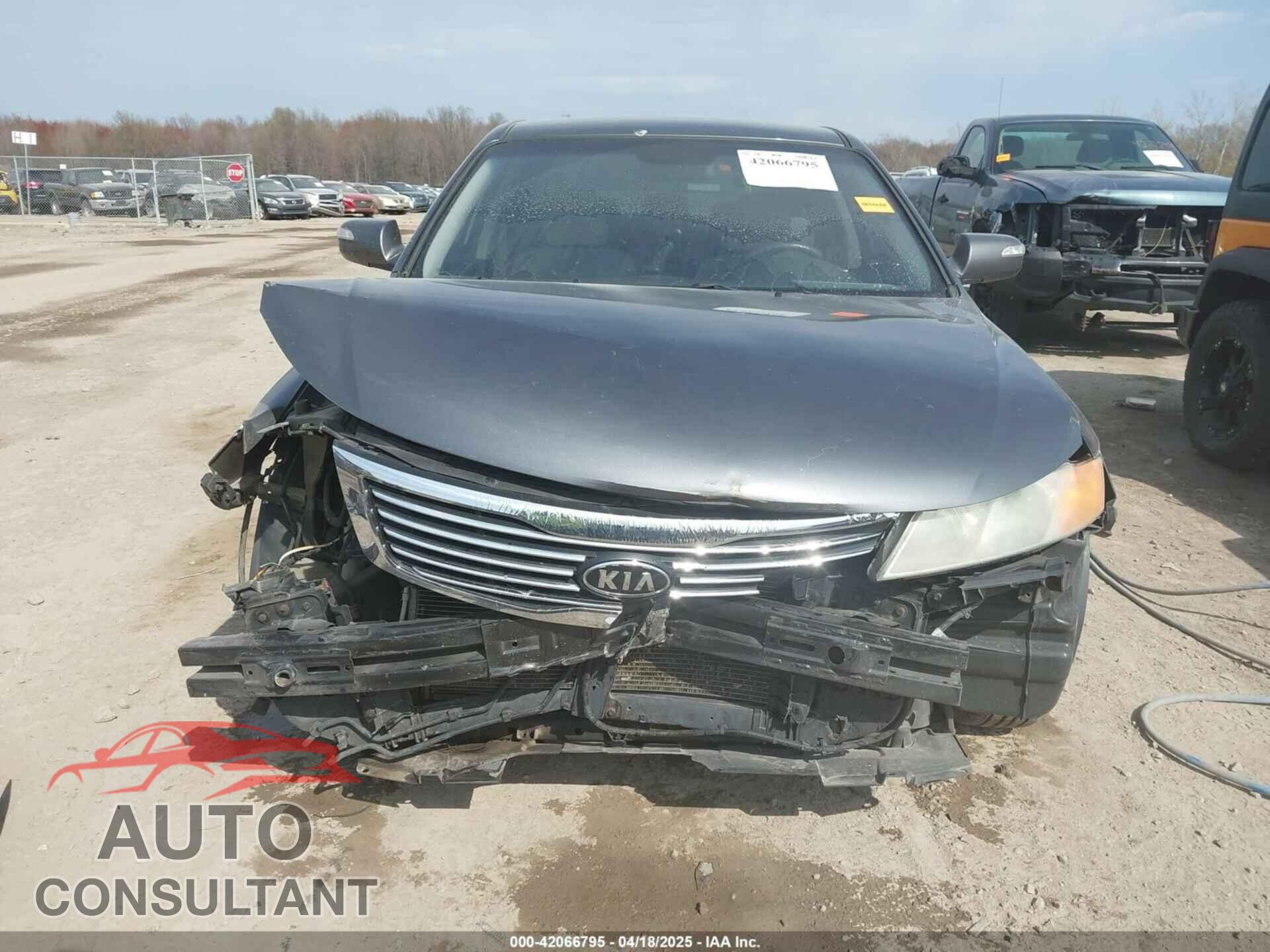 KIA OPTIMA 2009 - KNAGE228X95301032
