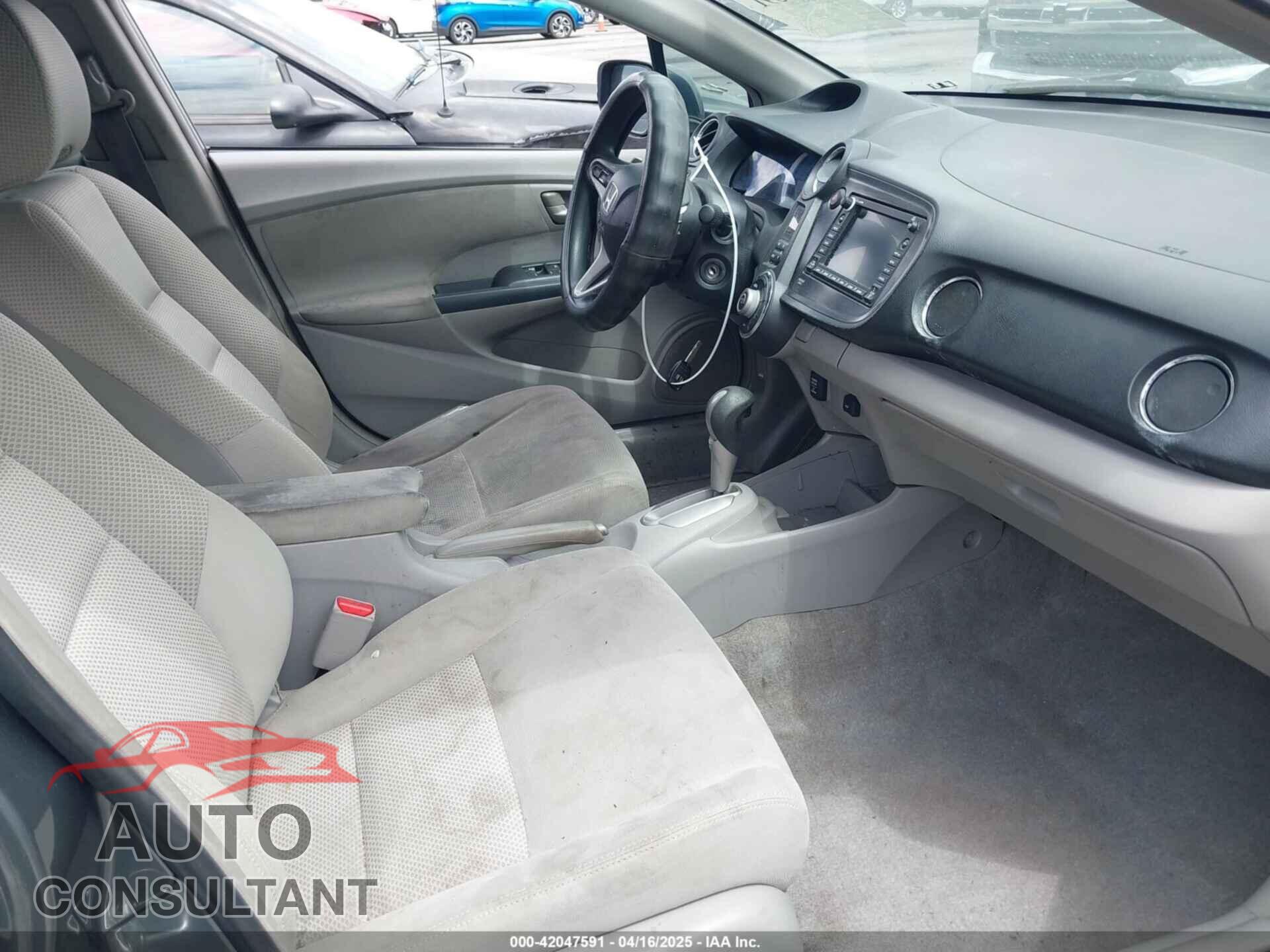 HONDA INSIGHT 2011 - JHMZE2H72BS001081