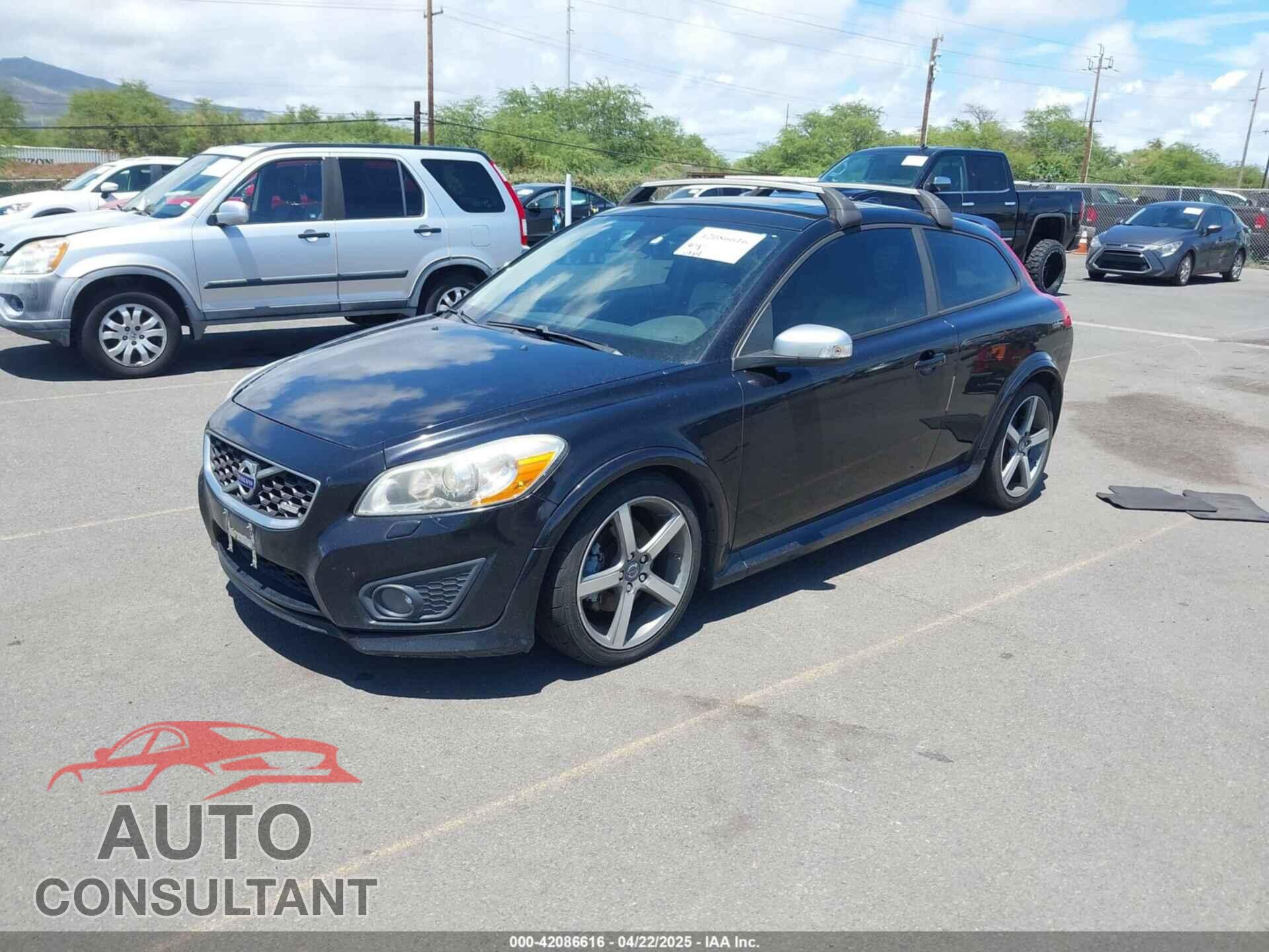 VOLVO C30 2011 - YV1672MK2B2192312