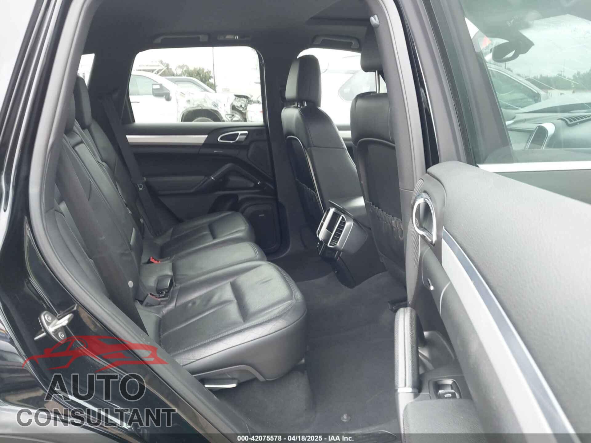 PORSCHE CAYENNE 2011 - WP1AA2A2XBLA05624