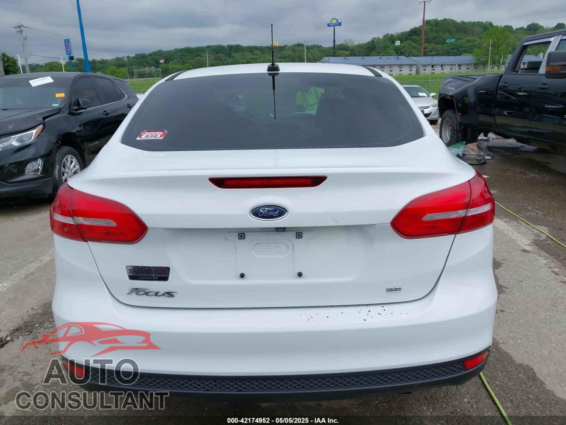 FORD FOCUS 2018 - 1FADP3F21JL257262