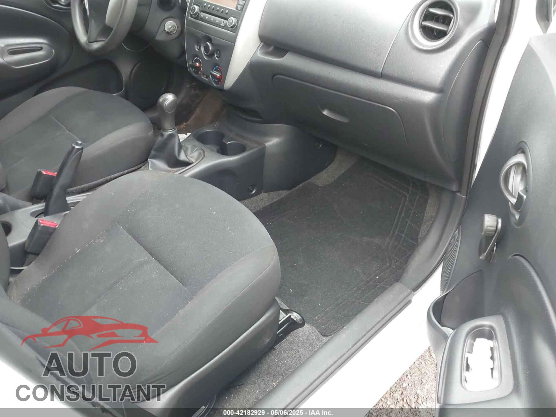 NISSAN VERSA NOTE 2015 - 3N1CE2CP6FL442377