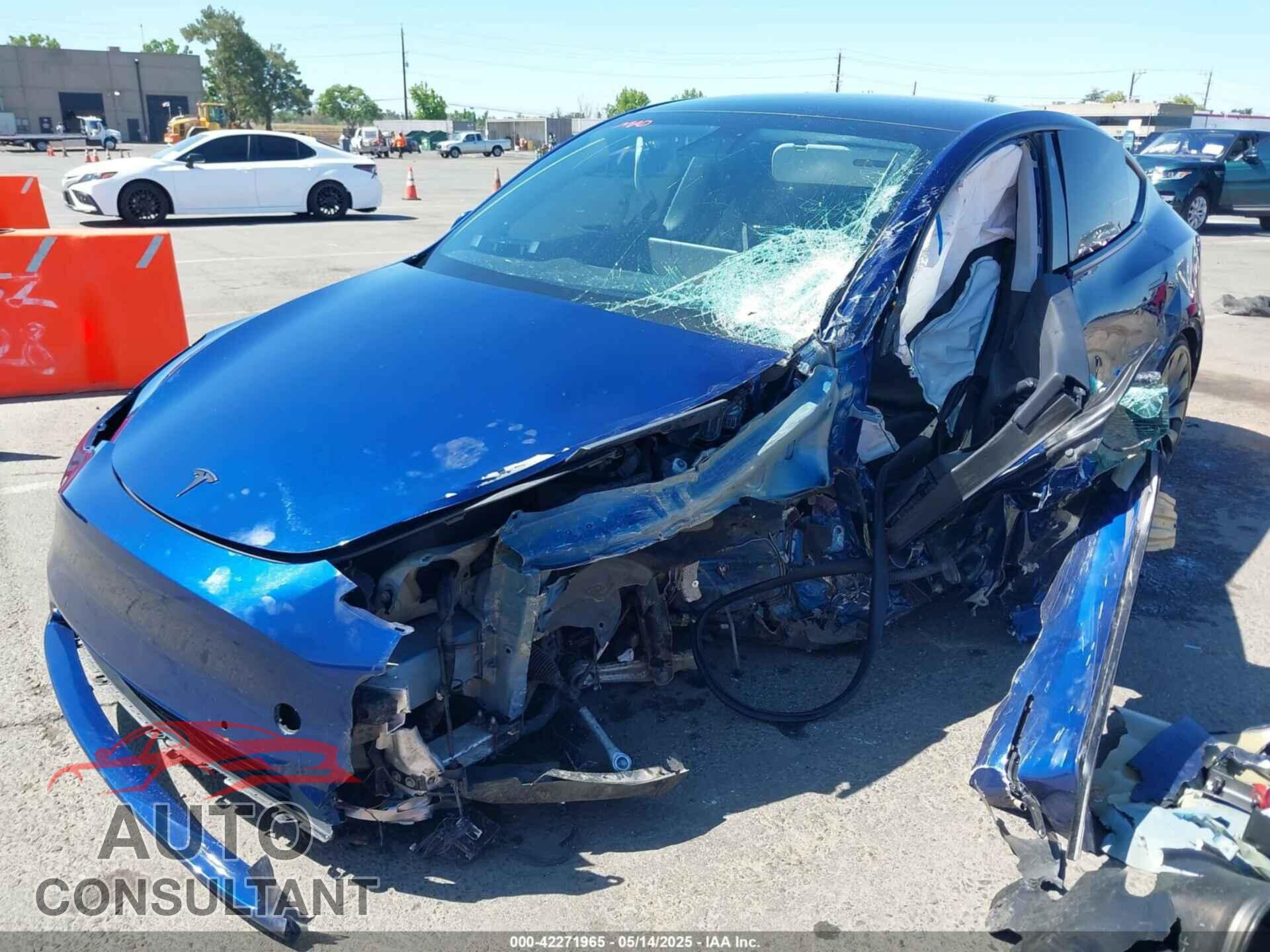 TESLA MODEL Y 2021 - 5YJYGDEF8MF267574