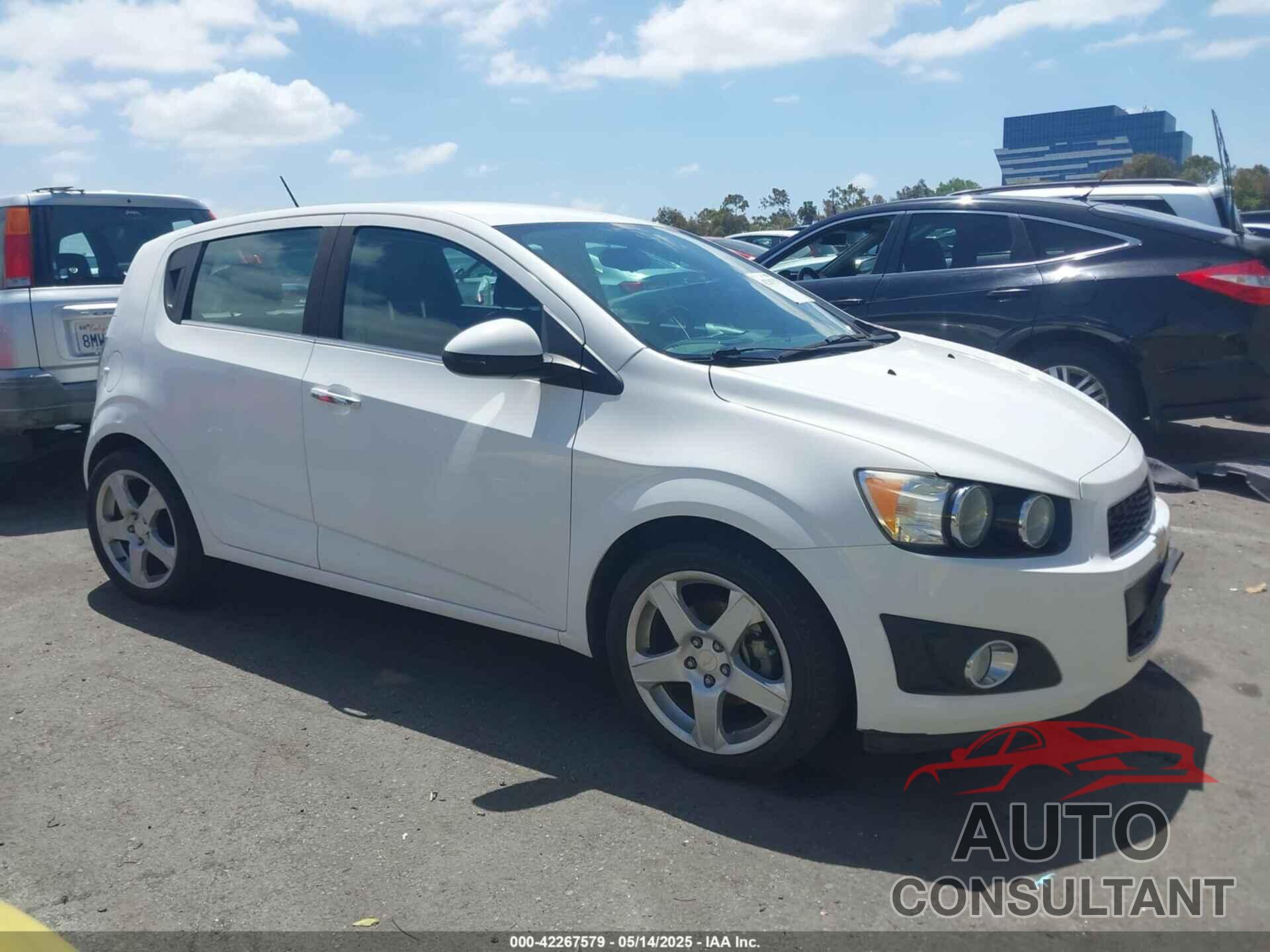 CHEVROLET SONIC 2016 - 1G1JE6SB1G4159886