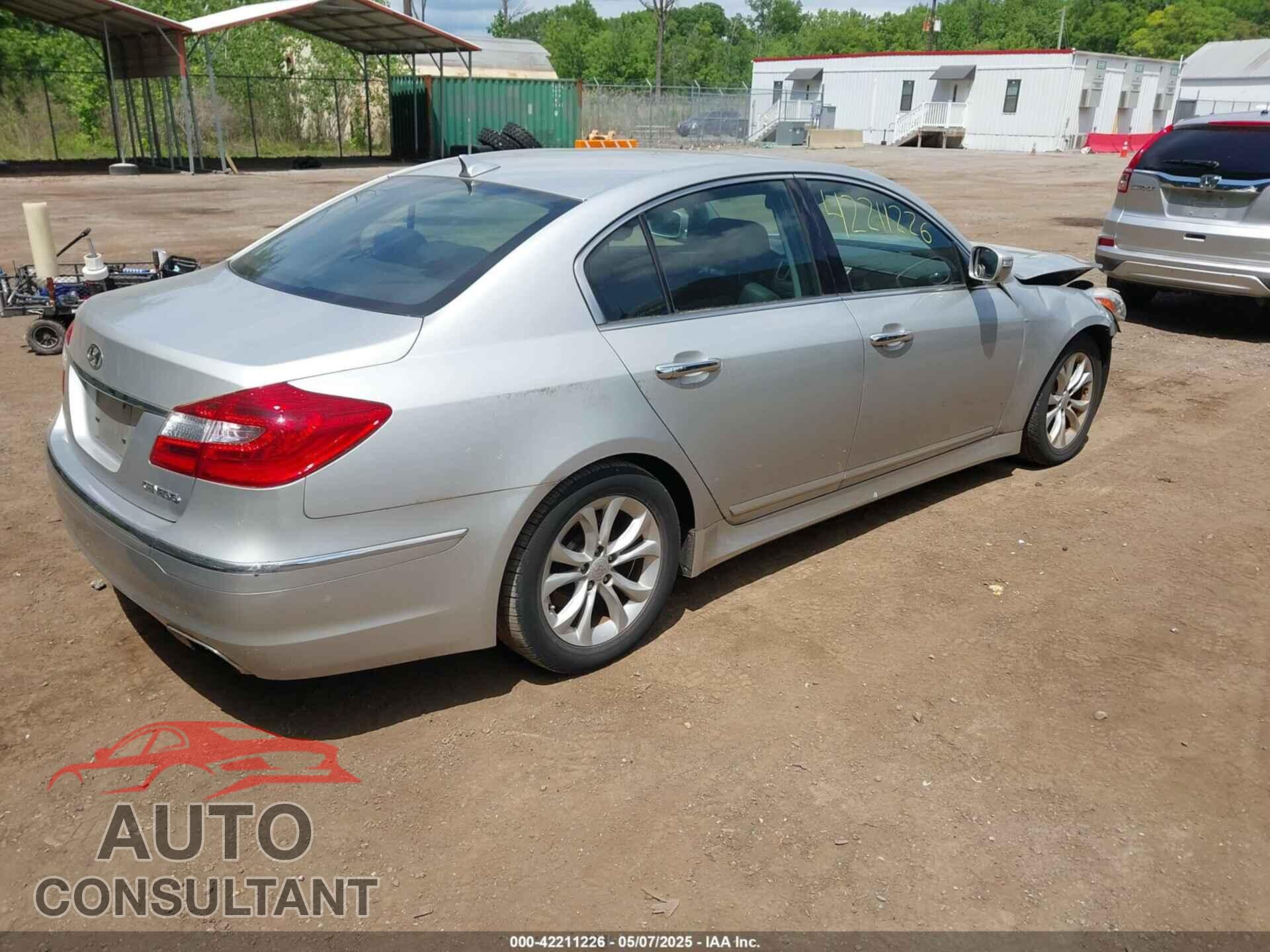 HYUNDAI GENESIS 2012 - KMHGC4DD5CU181941