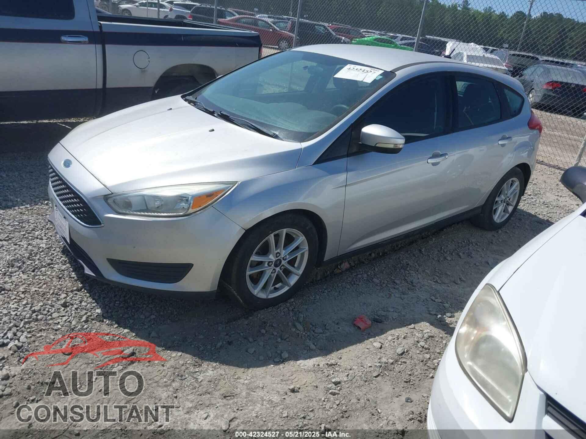 FORD FOCUS 2015 - 1FADP3K21FL276052