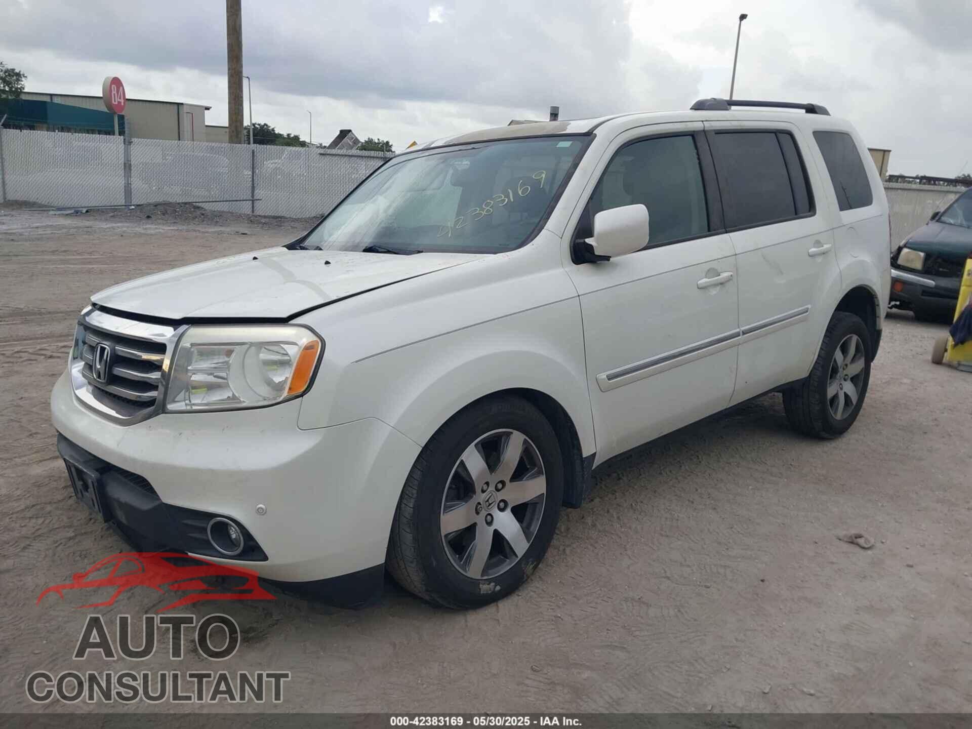 HONDA PILOT 2015 - 5FNYF4H94FB072907