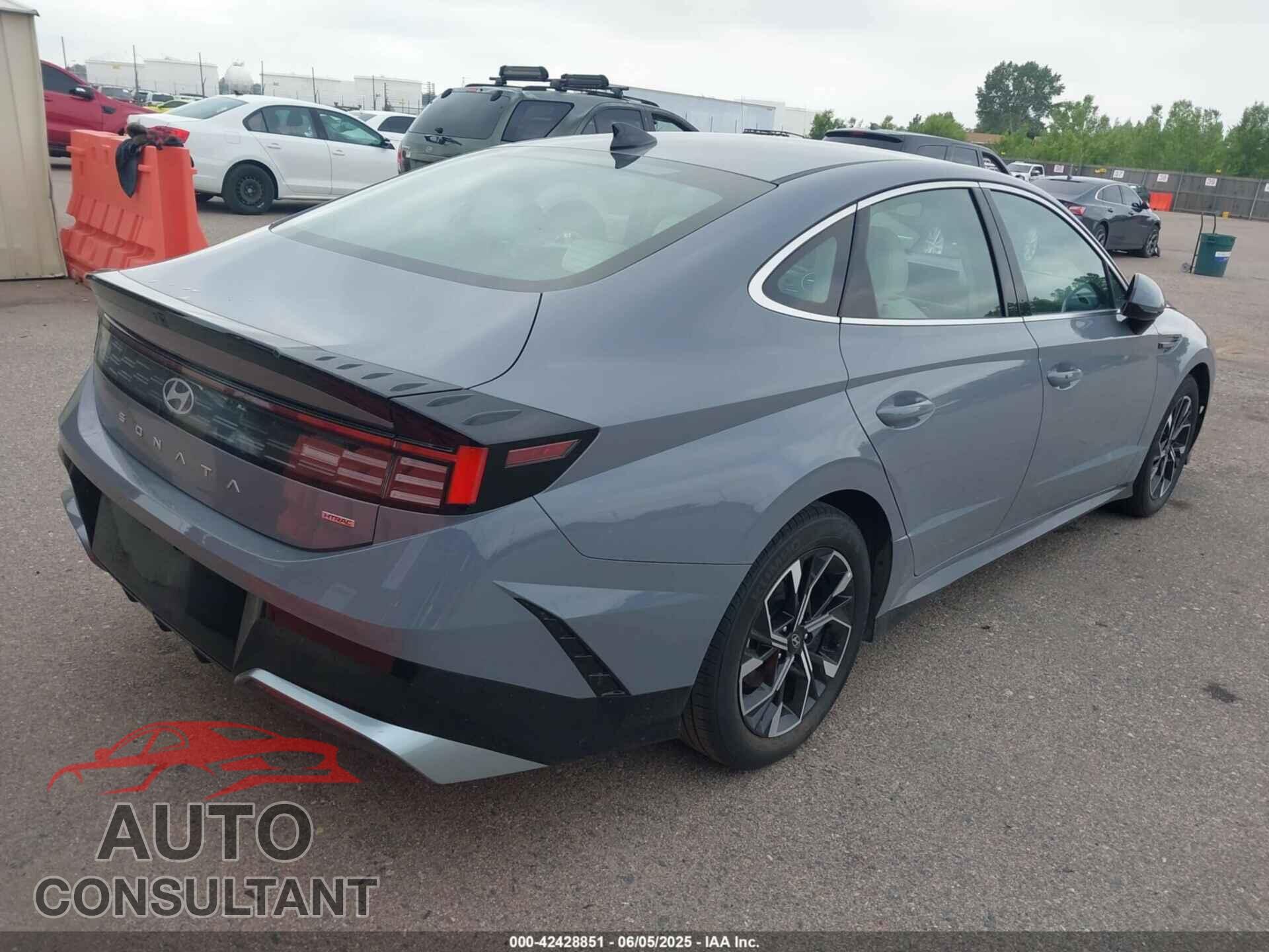 HYUNDAI SONATA 2024 - KMHL64JA8RA360064