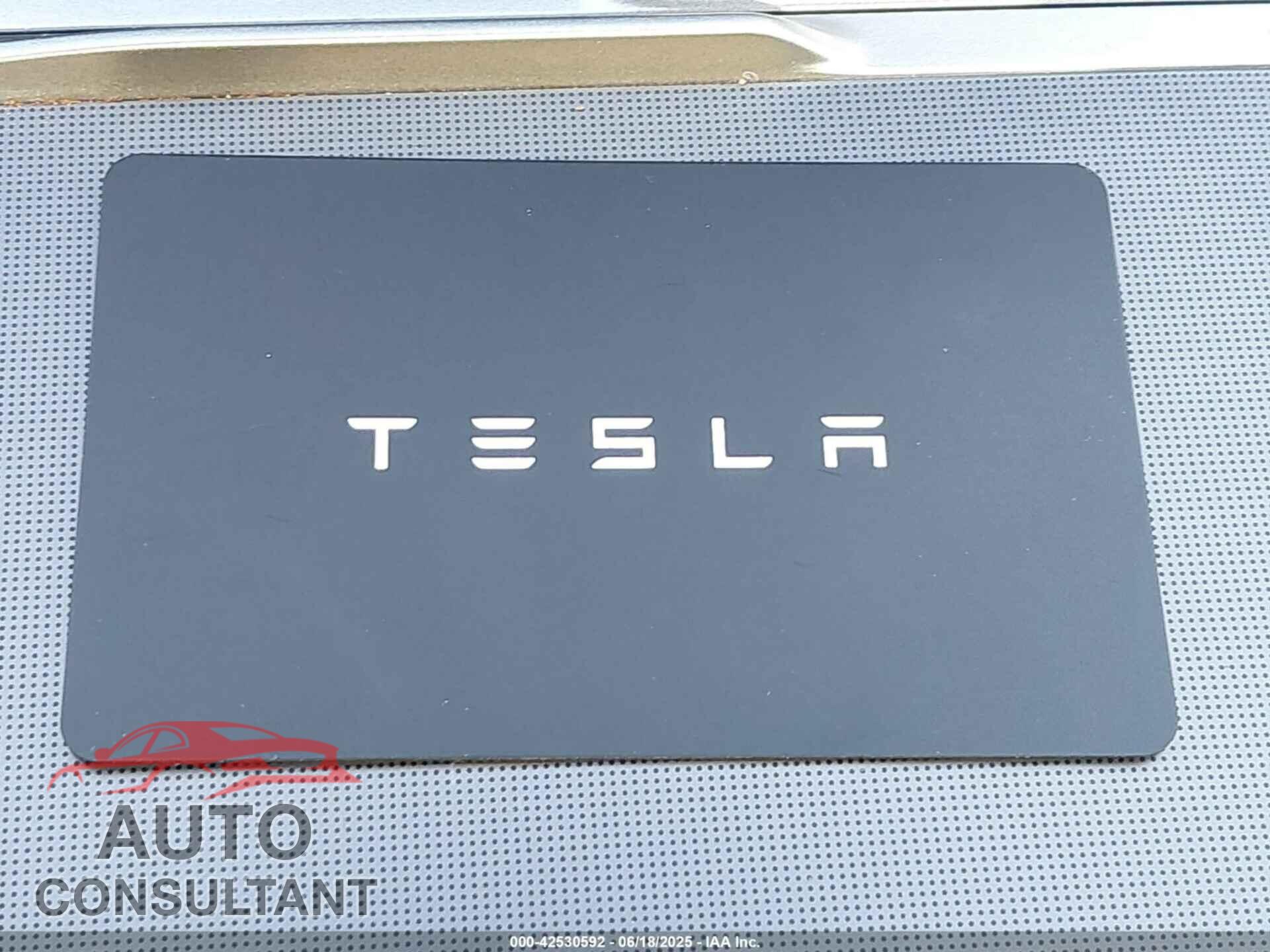 TESLA MODEL 3 2024 - 5YJ3E1EAXRF774101