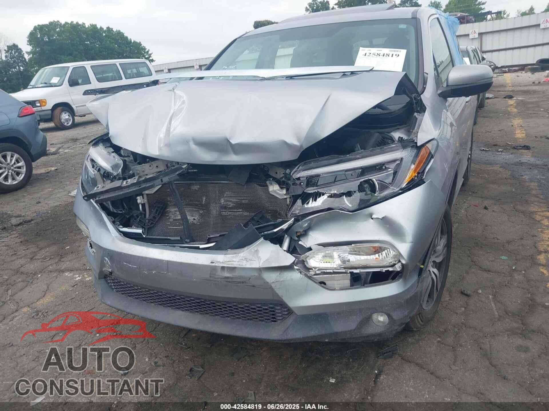 HONDA PILOT 2017 - 5FNYF5H5XHB008070