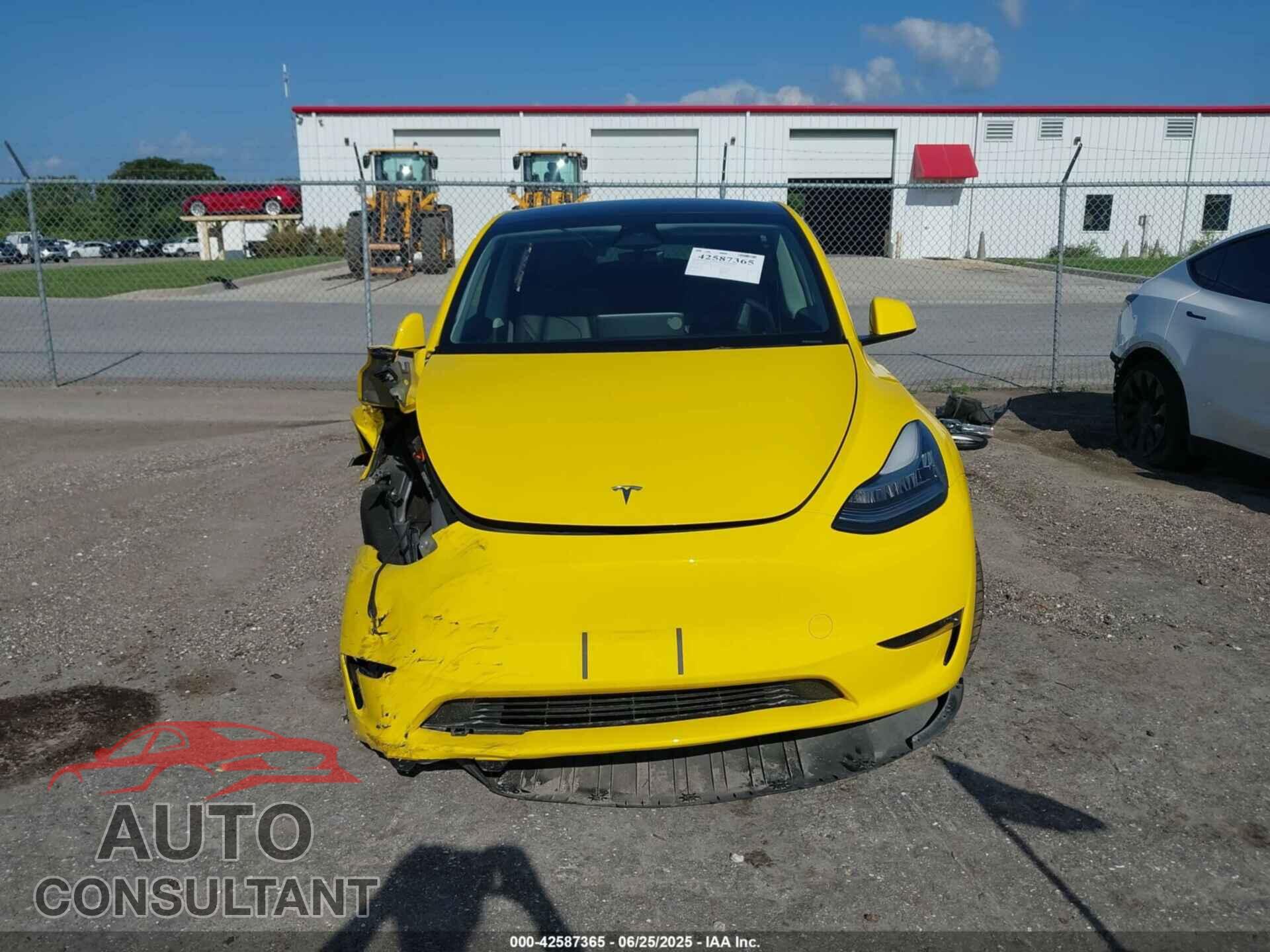 TESLA MODEL Y 2023 - 7SAYGDEE9PA157032