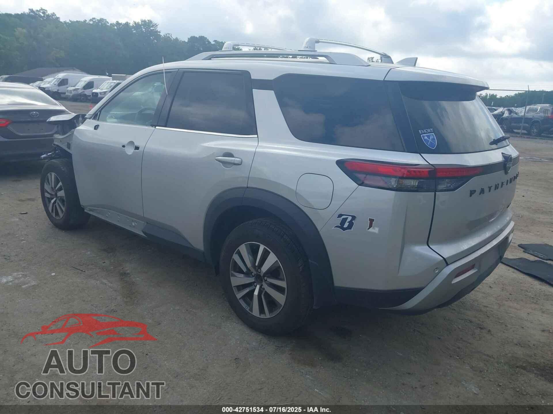 NISSAN PATHFINDER 2023 - 5N1DR3CC4PC256001