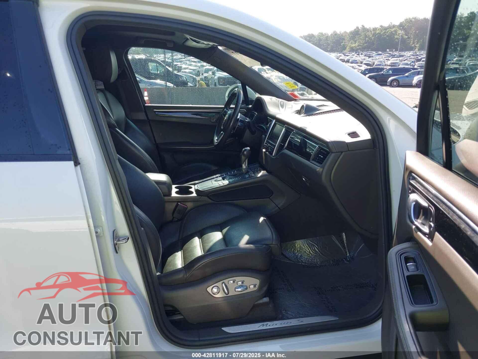 PORSCHE MACAN 2015 - WP1AB2A54FLB51658