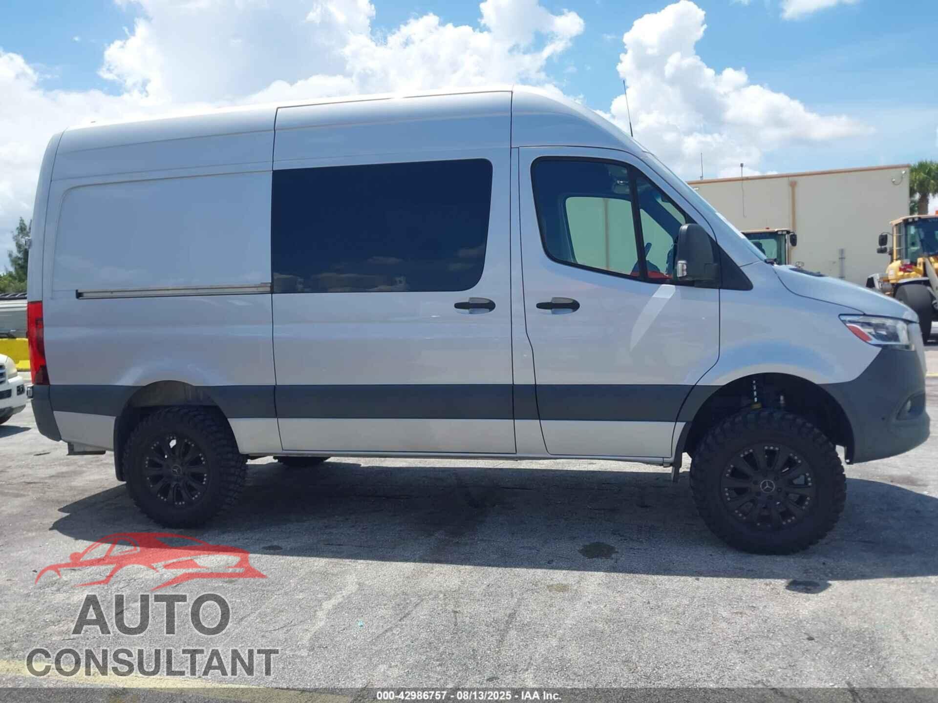 MERCEDES-BENZ SPRINTER 2500 2020 - W1W4EBVY5LP226676