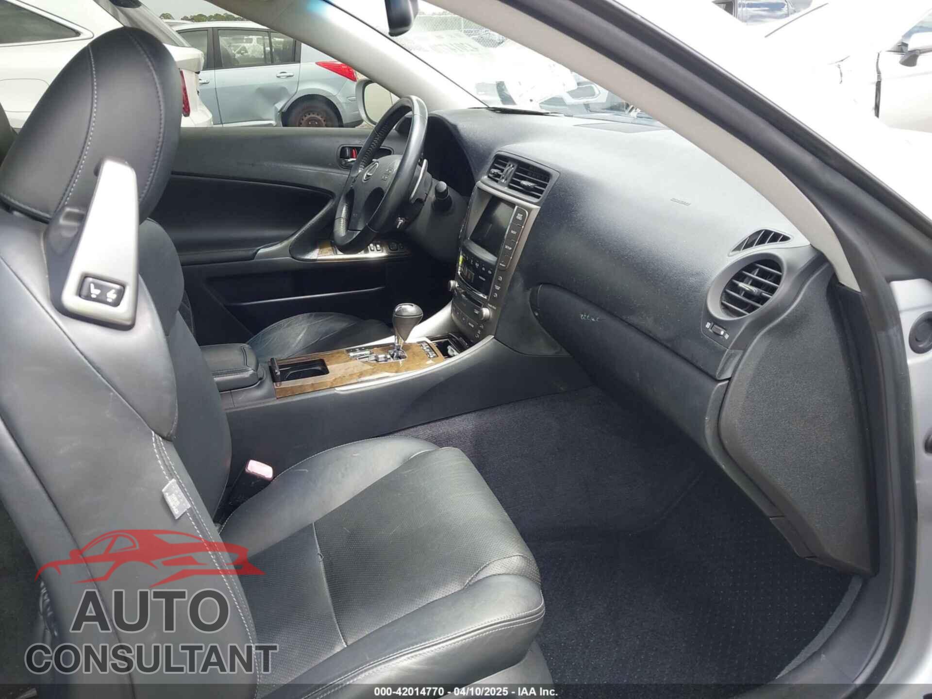 LEXUS IS 250C 2010 - JTHFF2C27A2509444