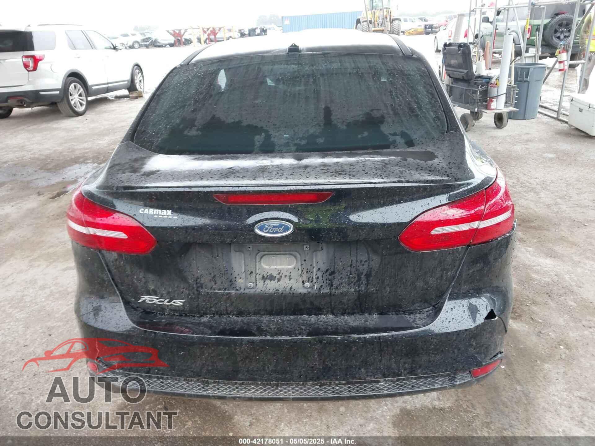 FORD FOCUS 2018 - 1FADP3E26JL302732