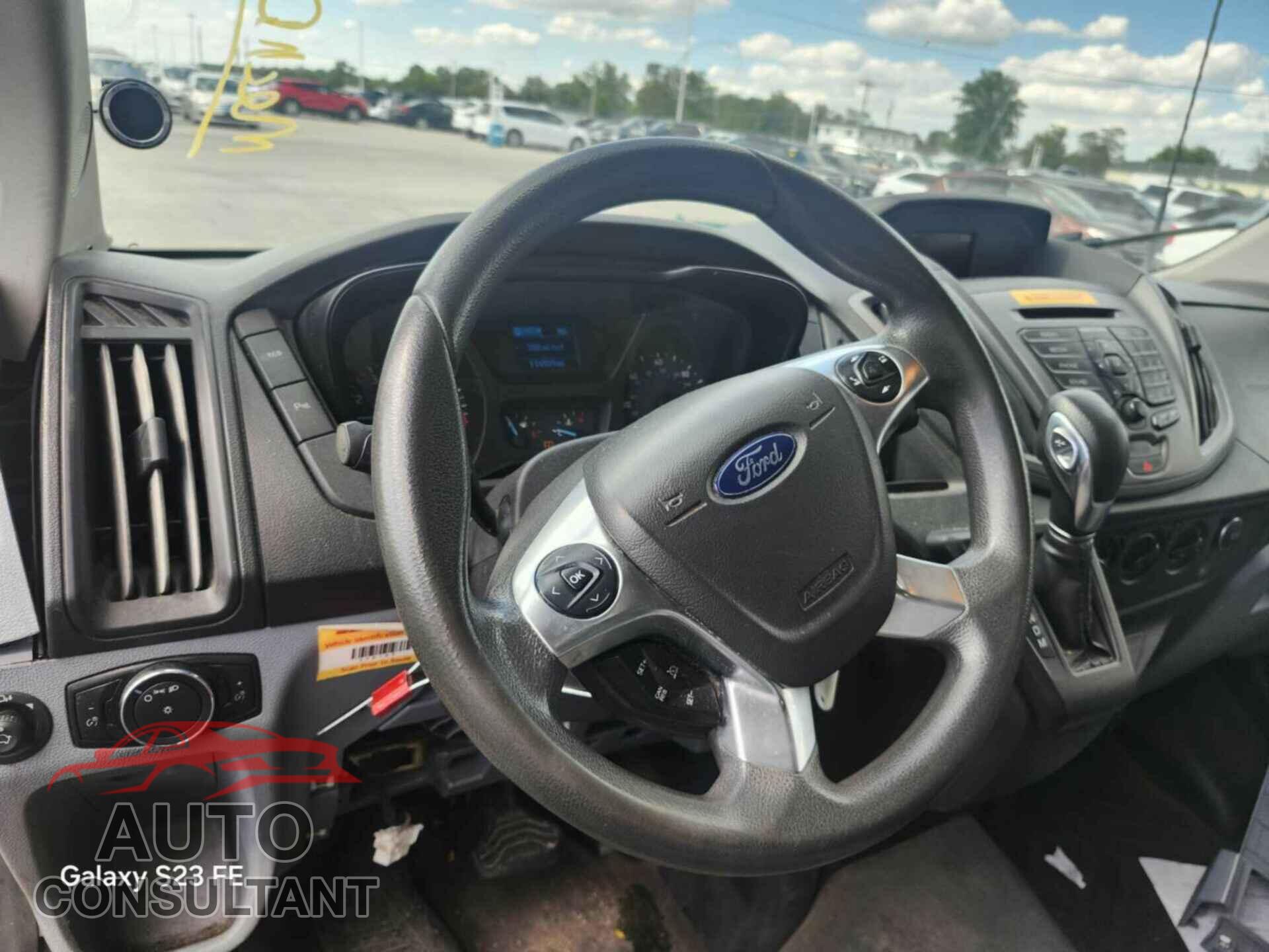 FORD TRANSIT 2019 - 1FTYR3XM8KKA24931