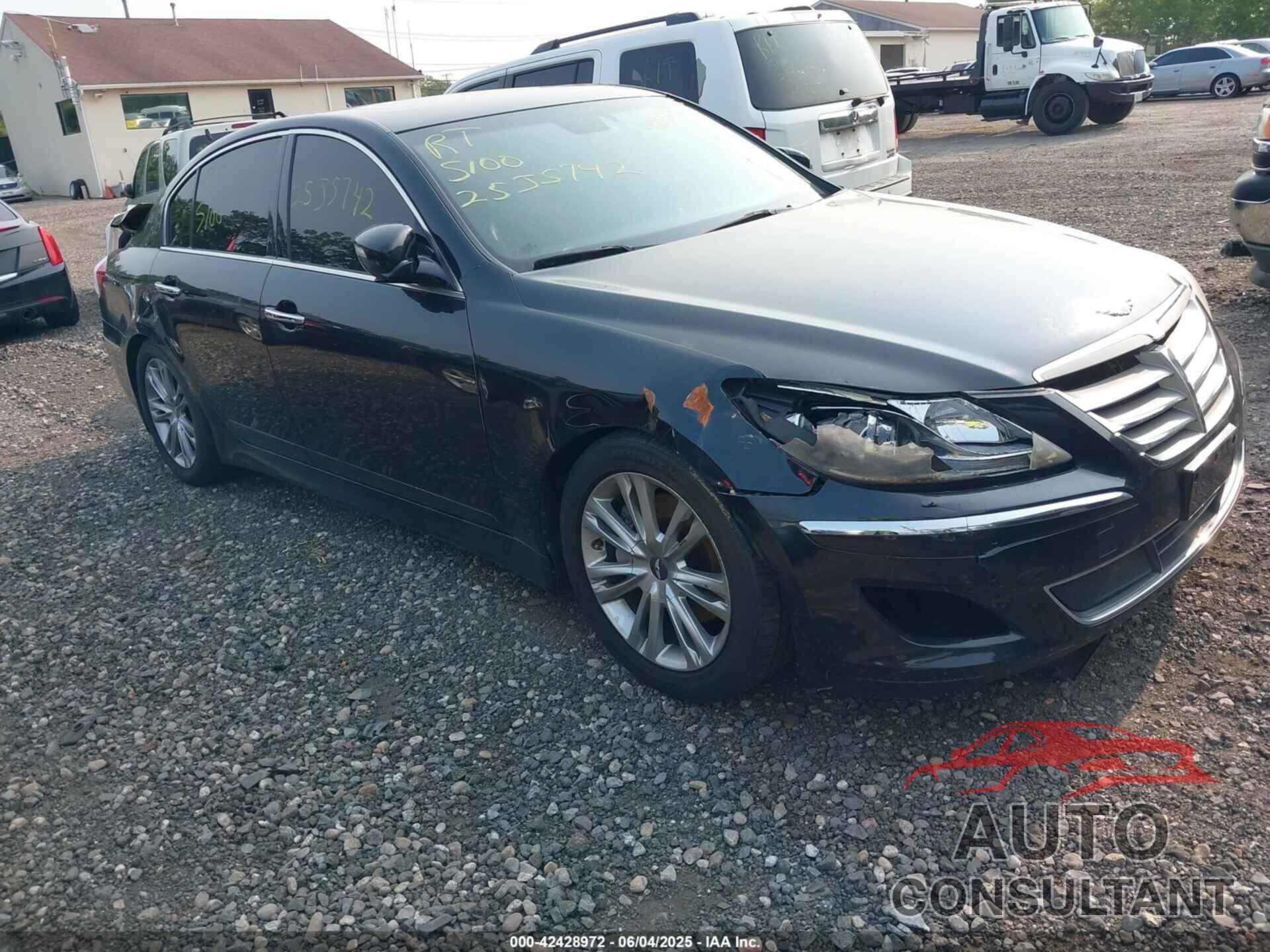 HYUNDAI GENESIS 2013 - KMHGC4DD1DU232580
