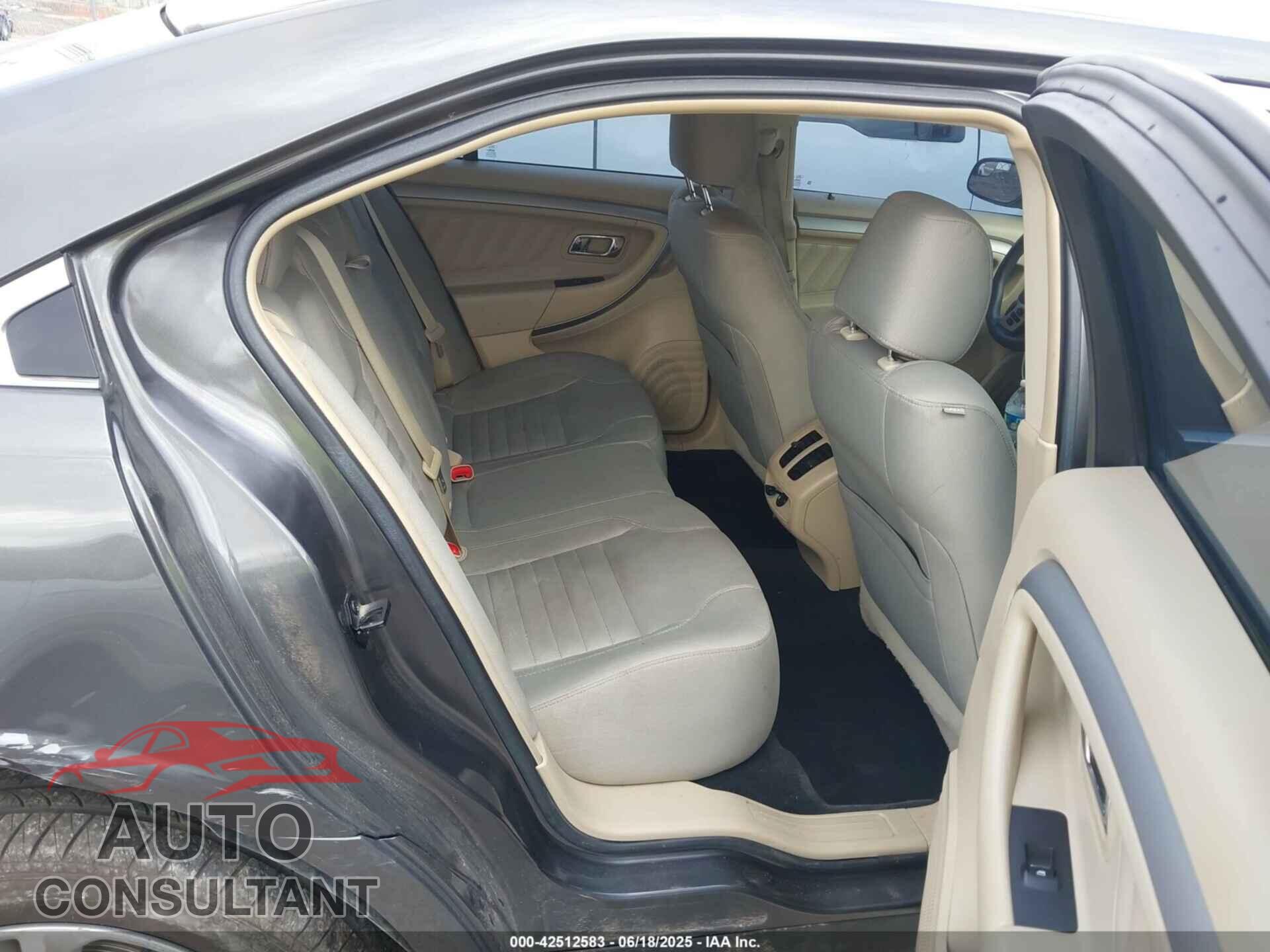 FORD TAURUS 2017 - 1FAHP2D8XHG117846