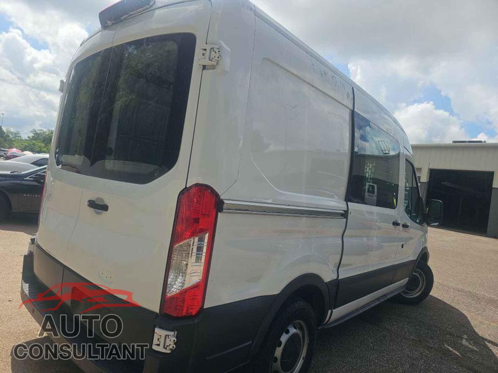 FORD TRANSIT-150 2018 - 1FTYE1CM0JKB31086