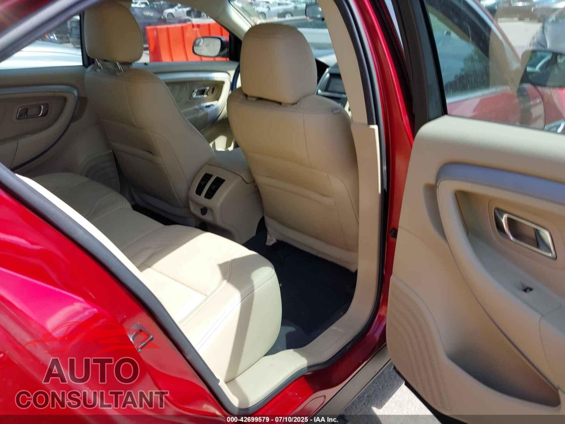 FORD TAURUS 2019 - 1FAHP2E82KG101002