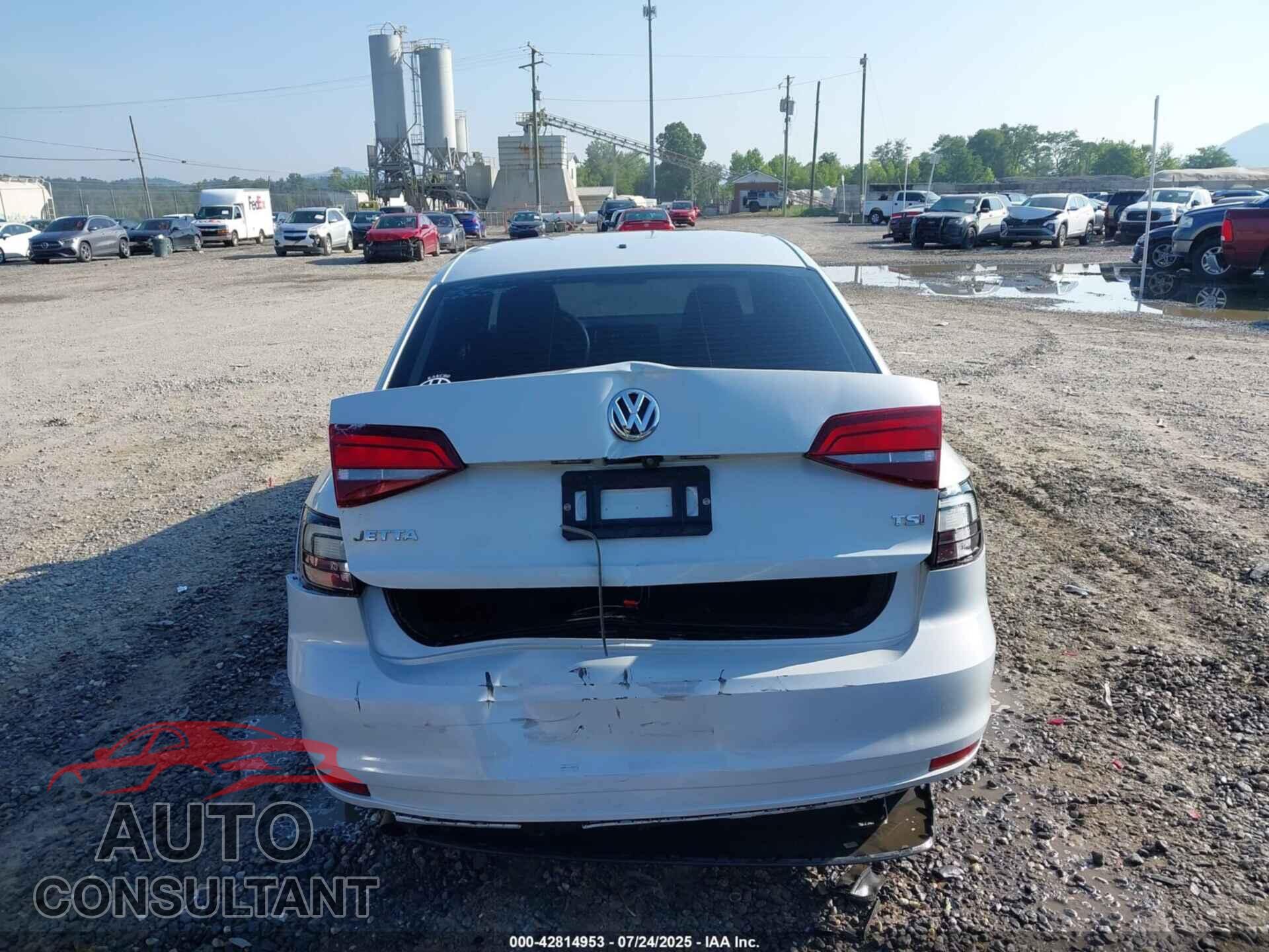 VOLKSWAGEN JETTA 2018 - 3VW2B7AJ4JM245642