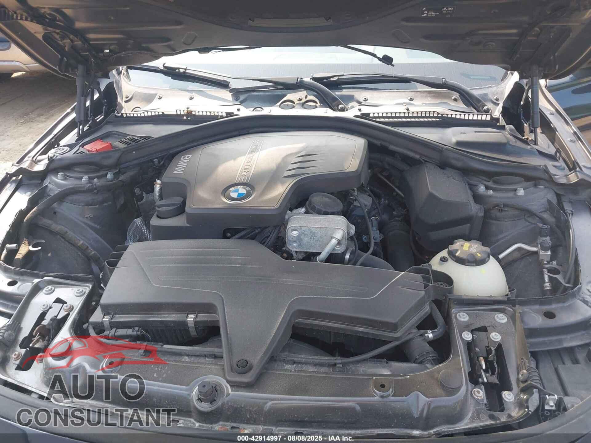 BMW 328I 2016 - WBA8E3G54GNU01276