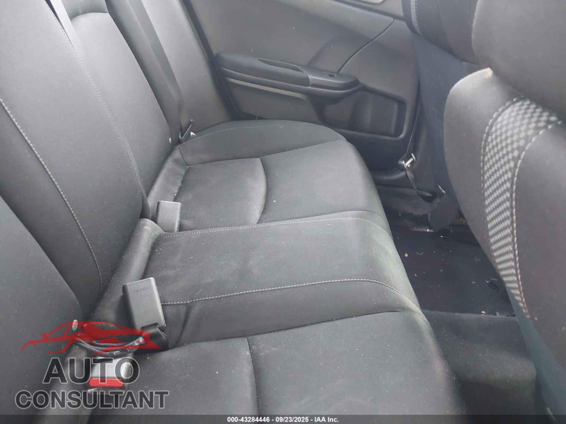 HONDA CIVIC 2019 - 2HGFC2F60KH588765
