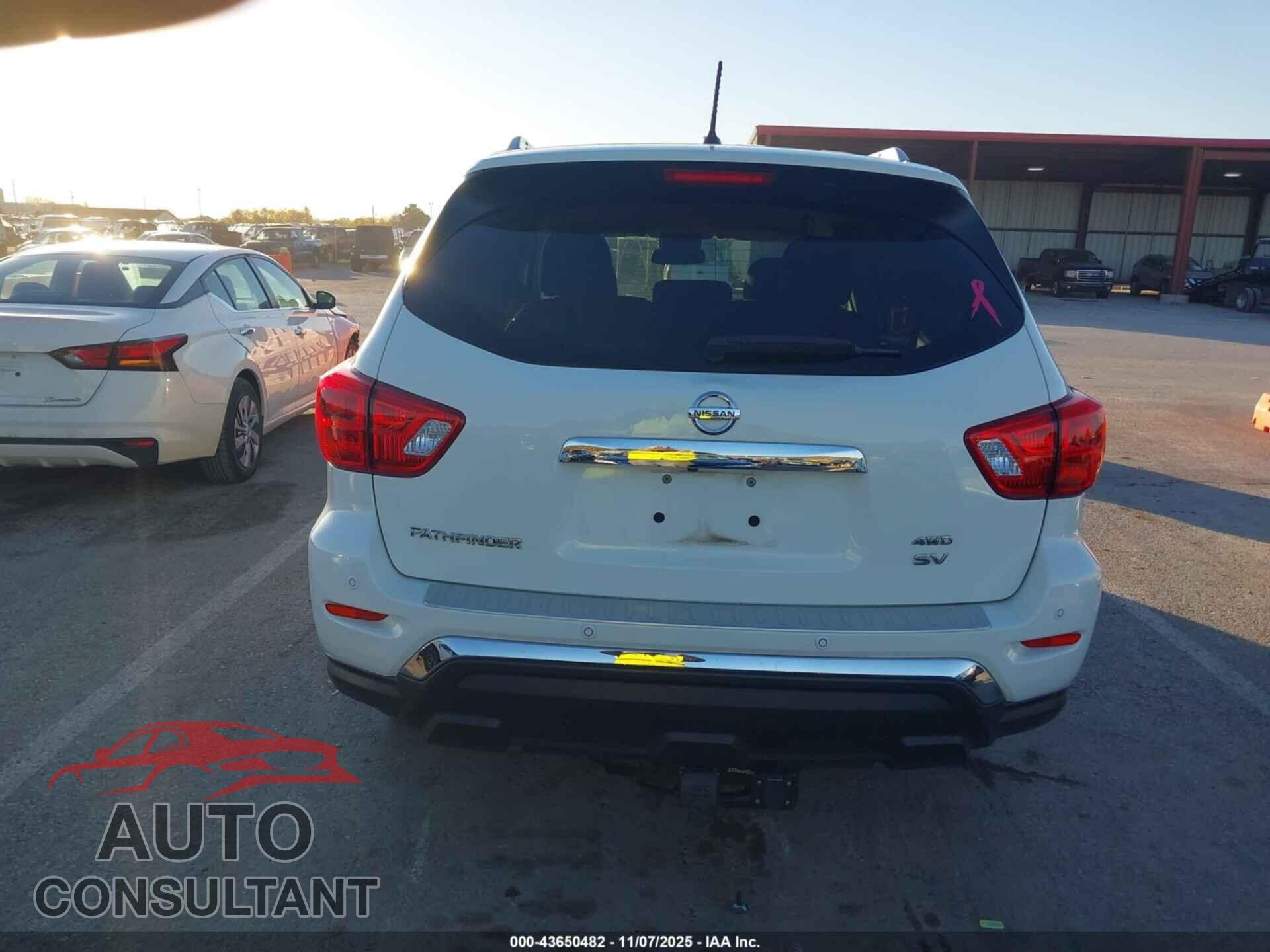 NISSAN PATHFINDER 2017 - 5N1DR2MM6HC912962