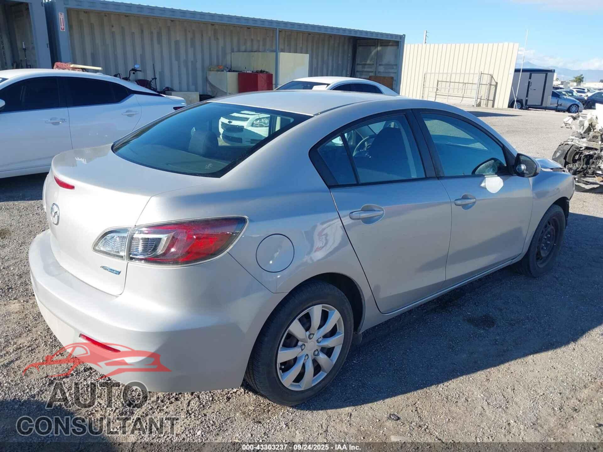 MAZDA MAZDA3 2013 - JM1BL1U75D1831202