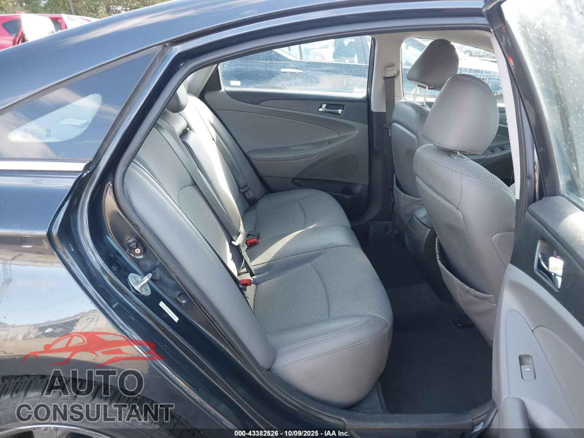 HYUNDAI SONATA 2011 - 5NPEC4AC0BH067443