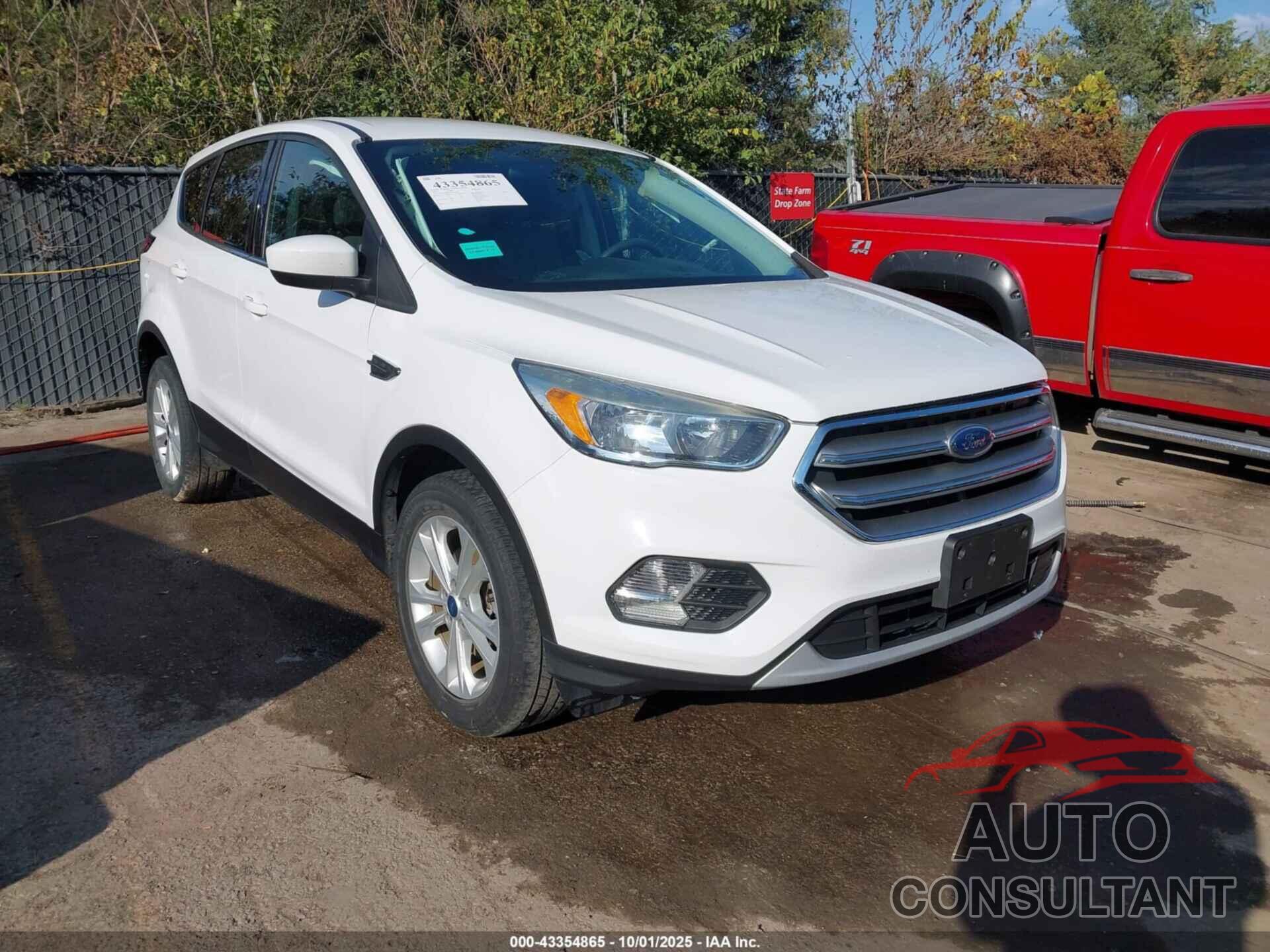 FORD ESCAPE 2017 - 1FMCU9GD7HUD92702