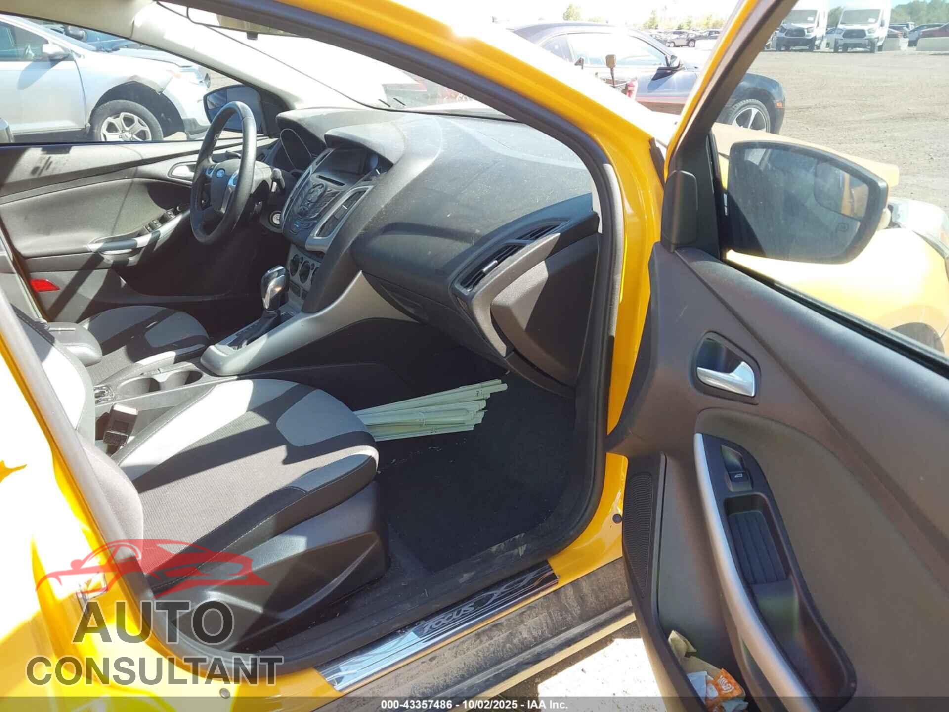 FORD FOCUS 2012 - 1FAHP3F22CL322043