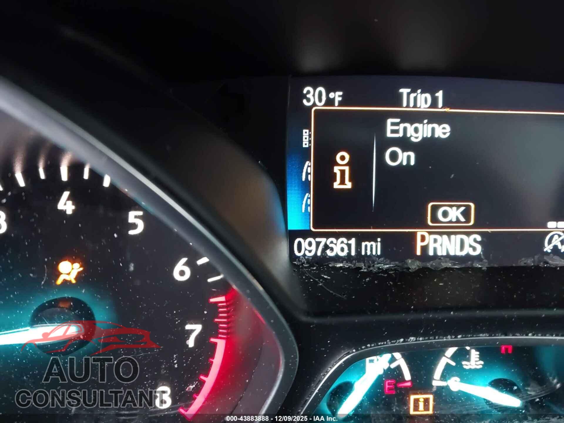 FORD ESCAPE 2017 - 1FMCU0JD9HUE34243