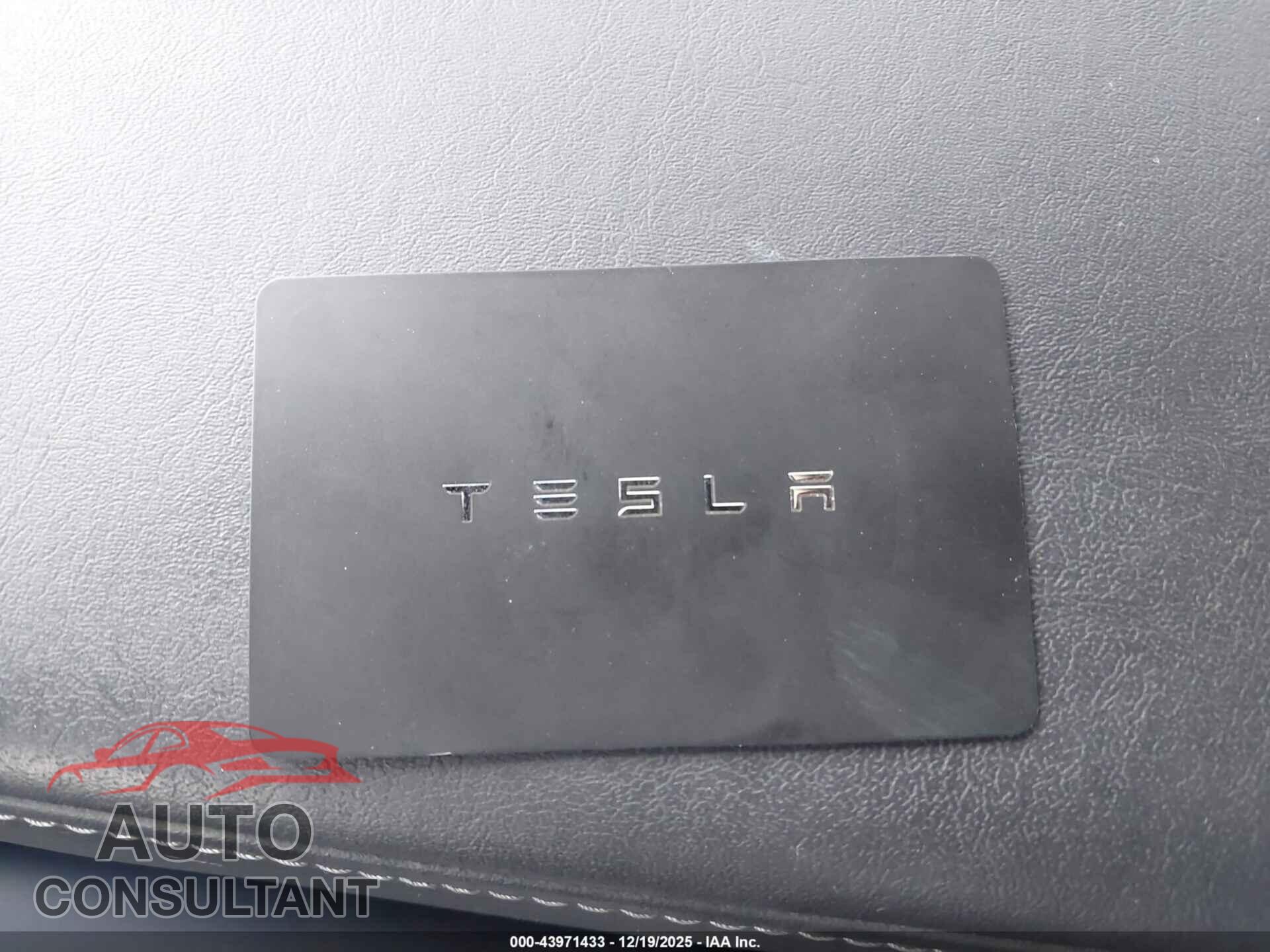TESLA MODEL 3 2018 - 5YJ3E1EA8JF053036