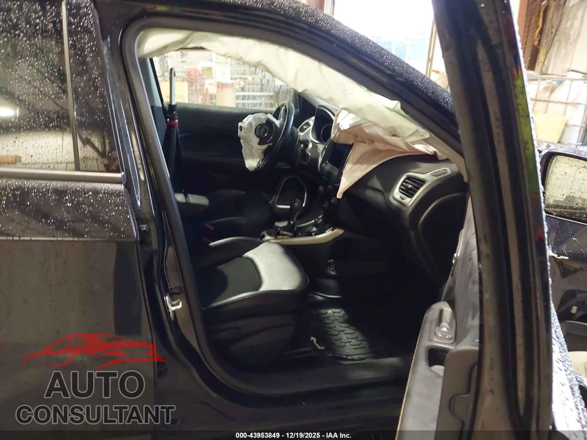 JEEP COMPASS 2019 - 3C4NJDBB7KT768136