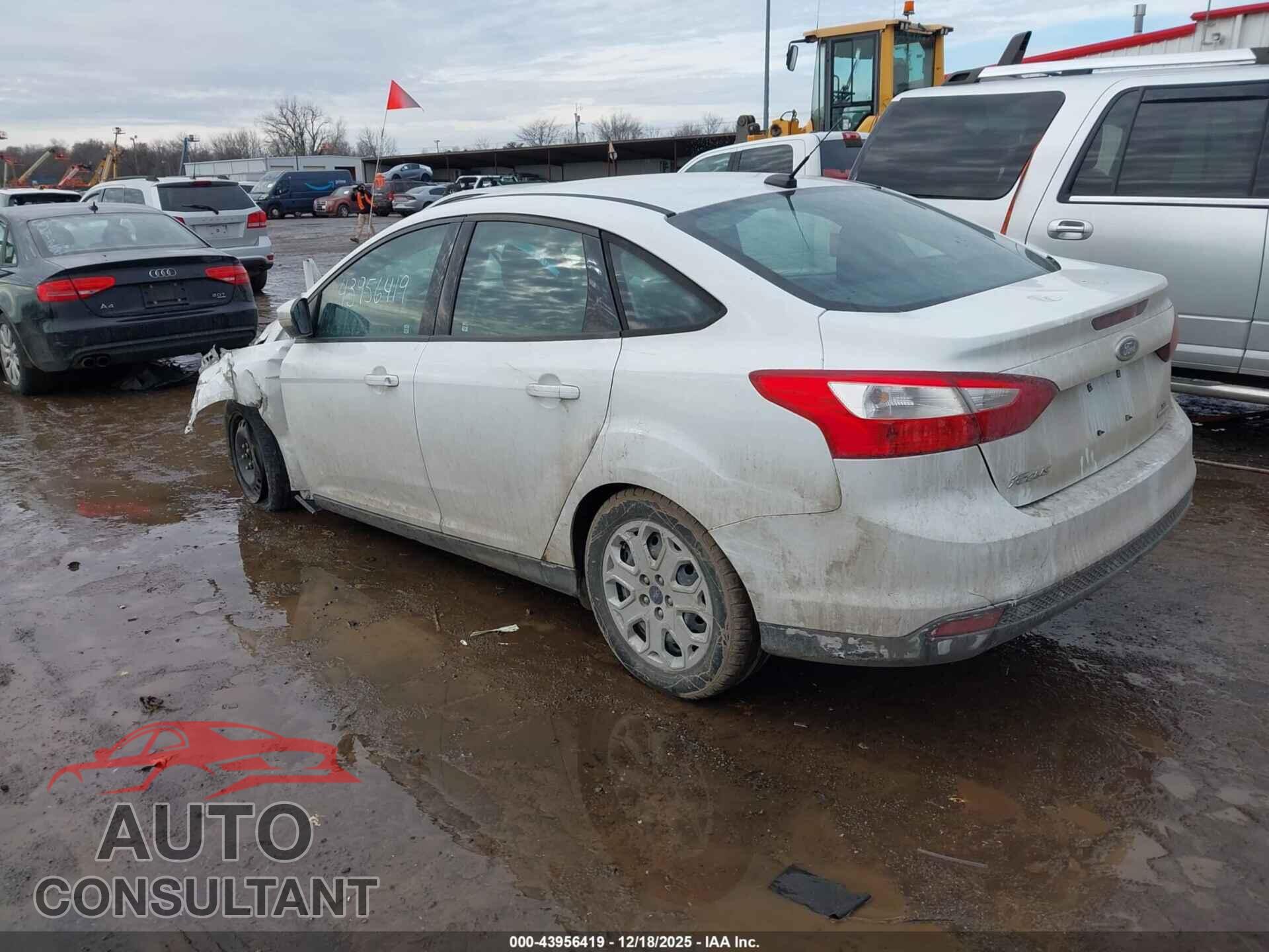FORD FOCUS 2014 - 1FADP3F27EL303747