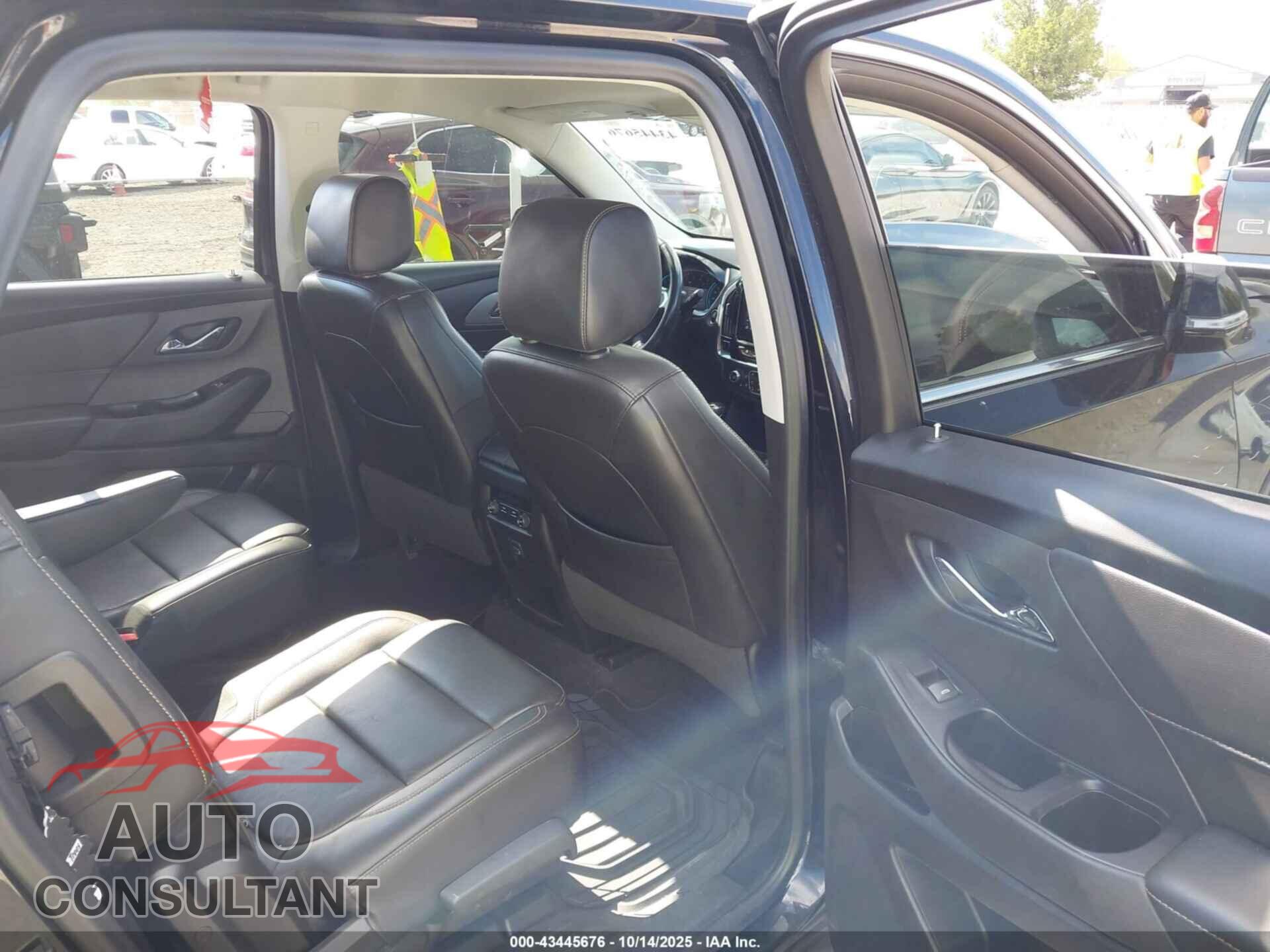 CHEVROLET TRAVERSE 2020 - 1GNERHKW2LJ146367