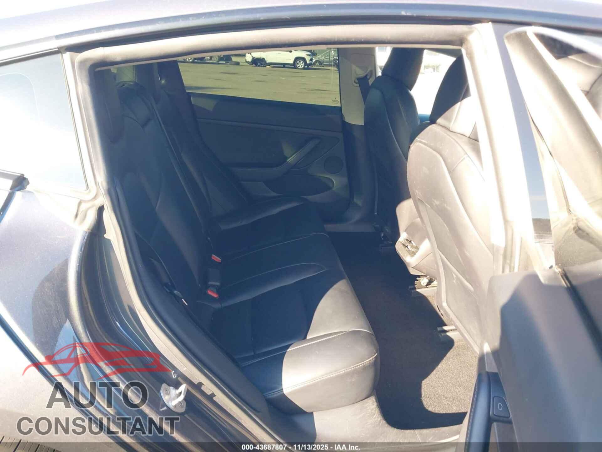 TESLA MODEL 3 2021 - 5YJ3E1EB8MF995925