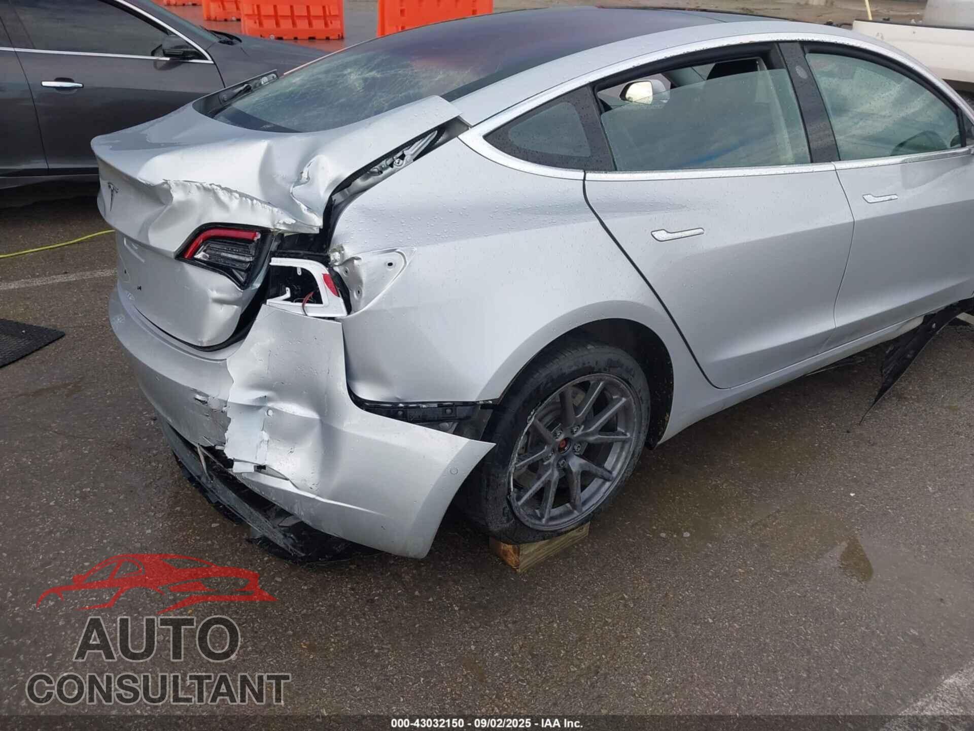 TESLA MODEL 3 2018 - 5YJ3E1EA8JF007061