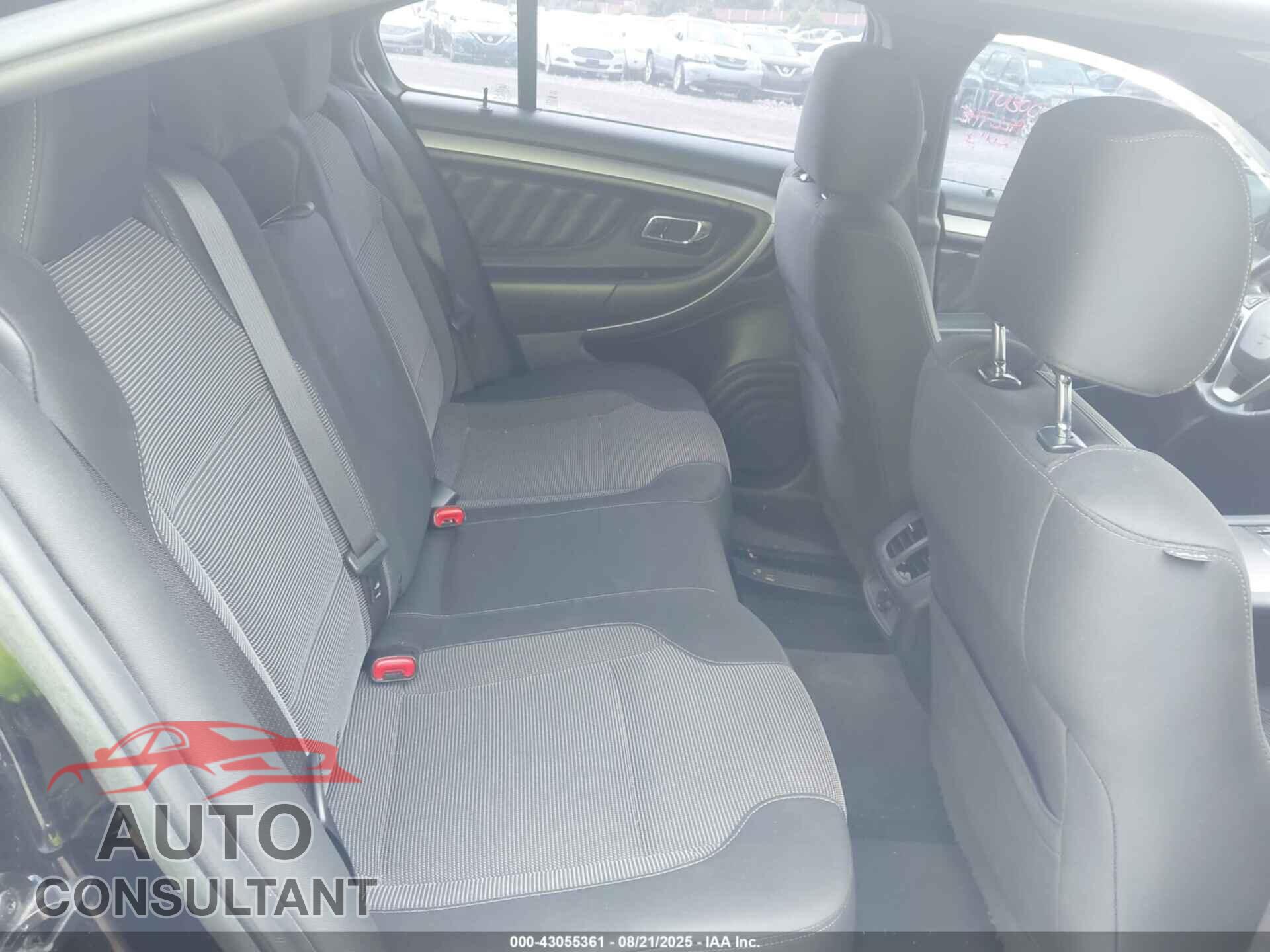 FORD TAURUS 2017 - 1FAHP2E80HG105350