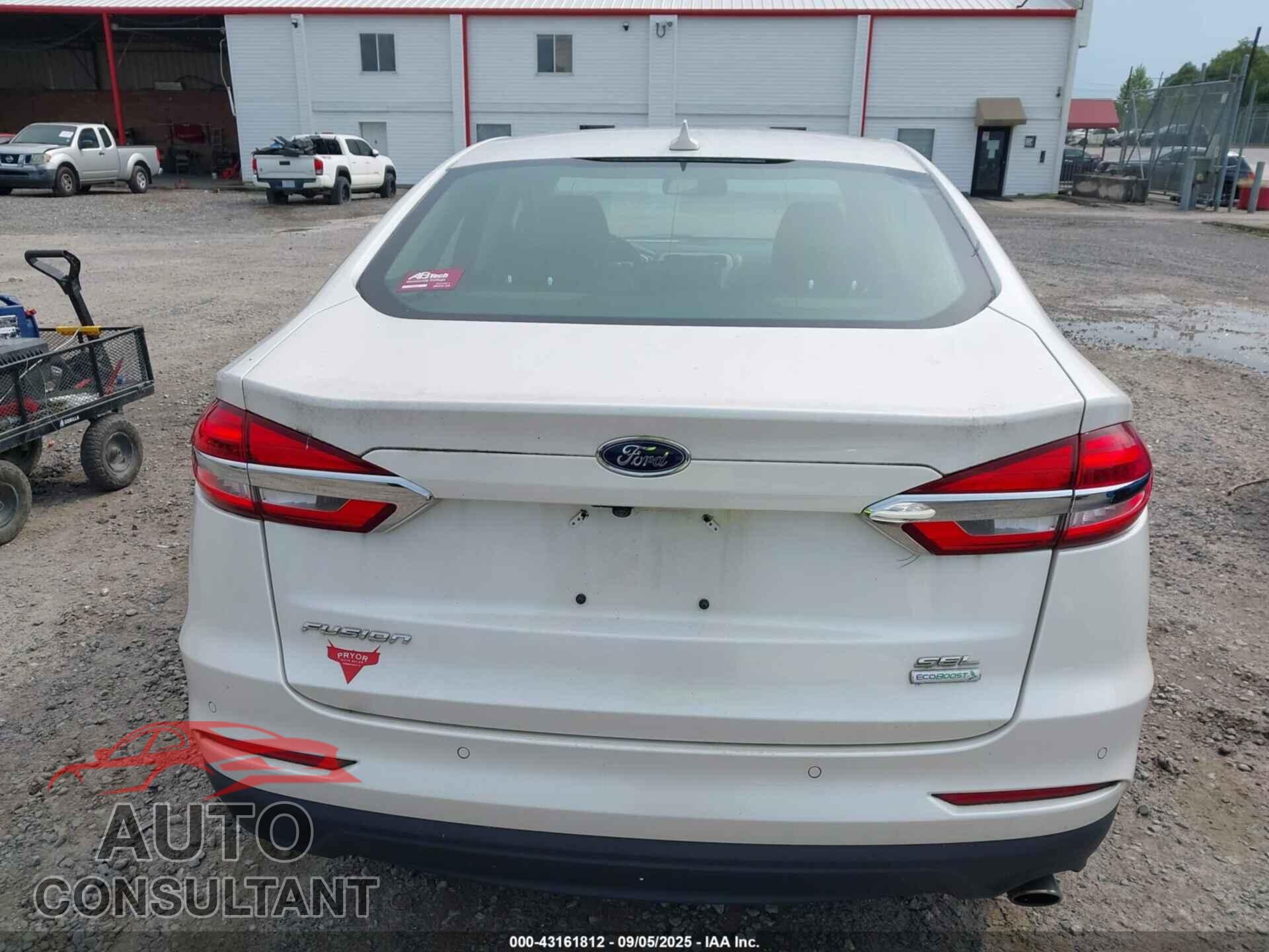 FORD FUSION 2019 - 3FA6P0CD4KR101832