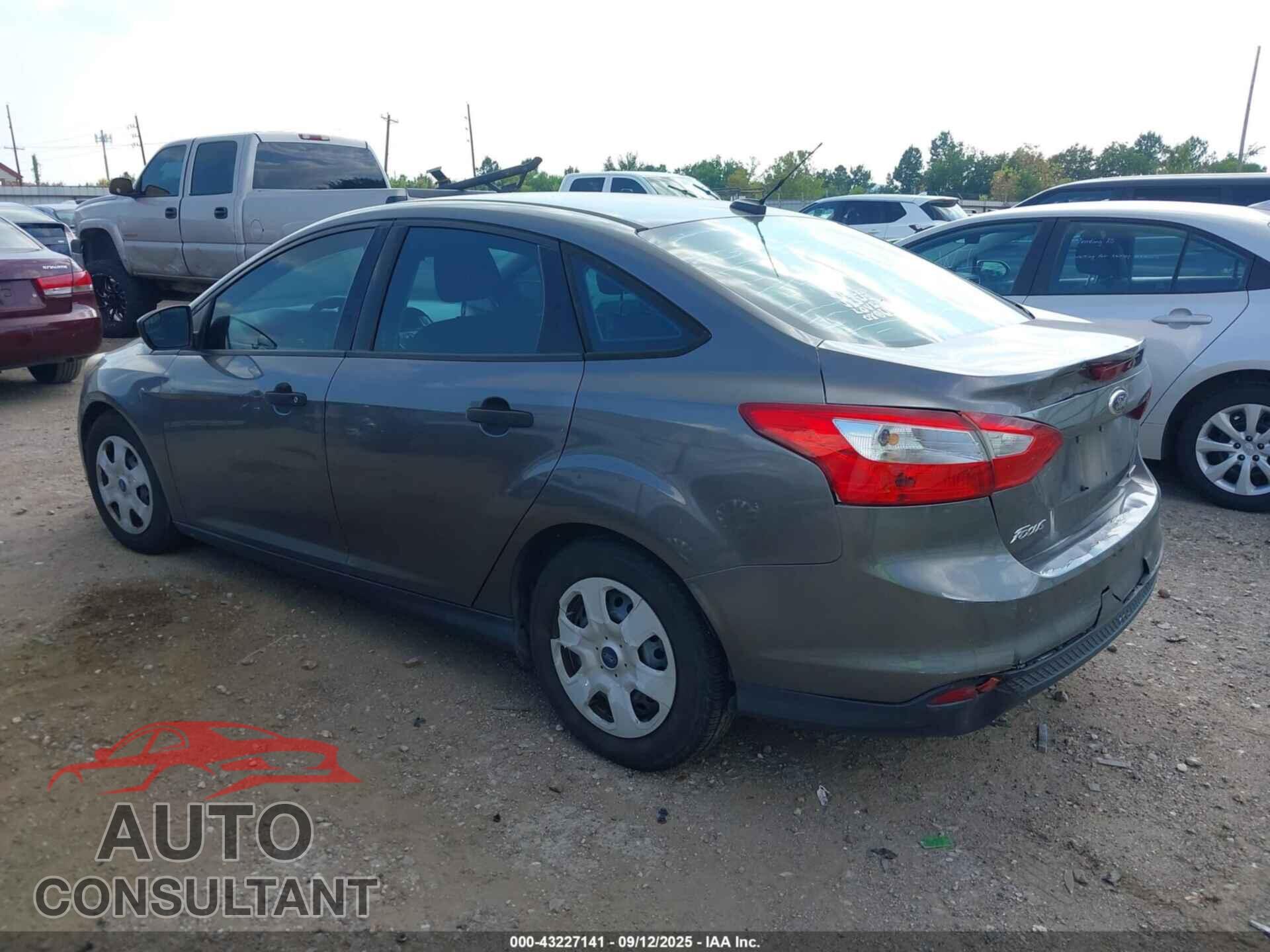 FORD FOCUS 2014 - 1FADP3E21EL246754