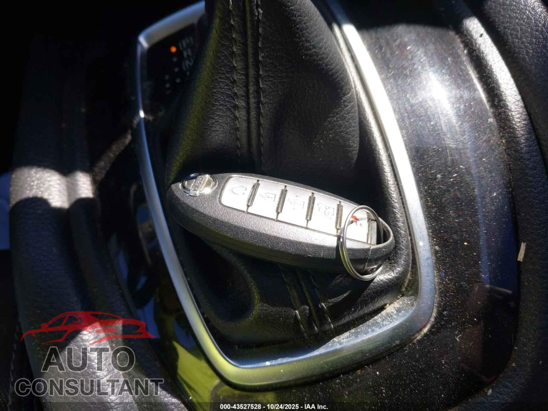 NISSAN ROGUE 2017 - KNMAT2MT0HP514591