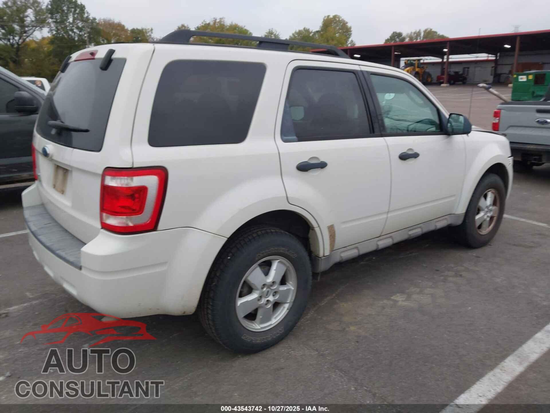 FORD ESCAPE 2009 - 1FMCU03799KB30754