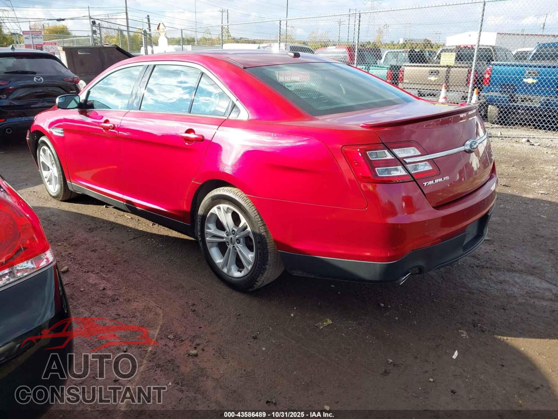 FORD TAURUS 2015 - 1FAHP2E80FG143707