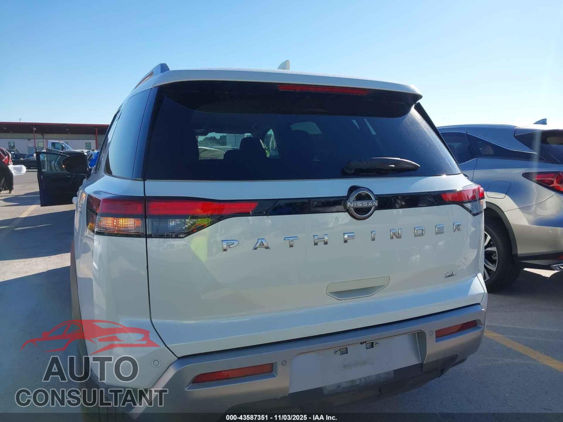 NISSAN PATHFINDER 2023 - 5N1DR3CA5PC208943