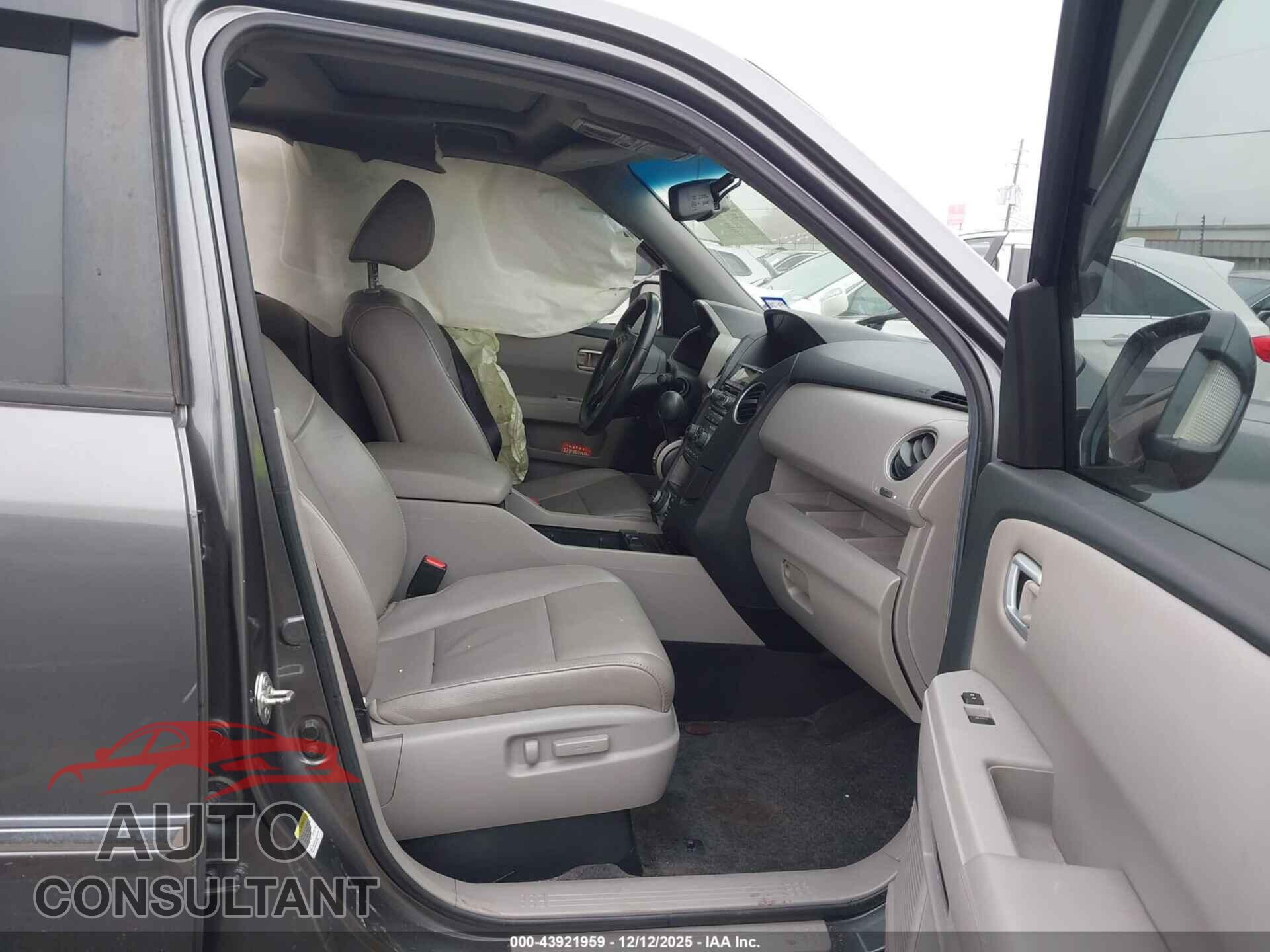 HONDA PILOT 2012 - 5FNYF3H98CB041861