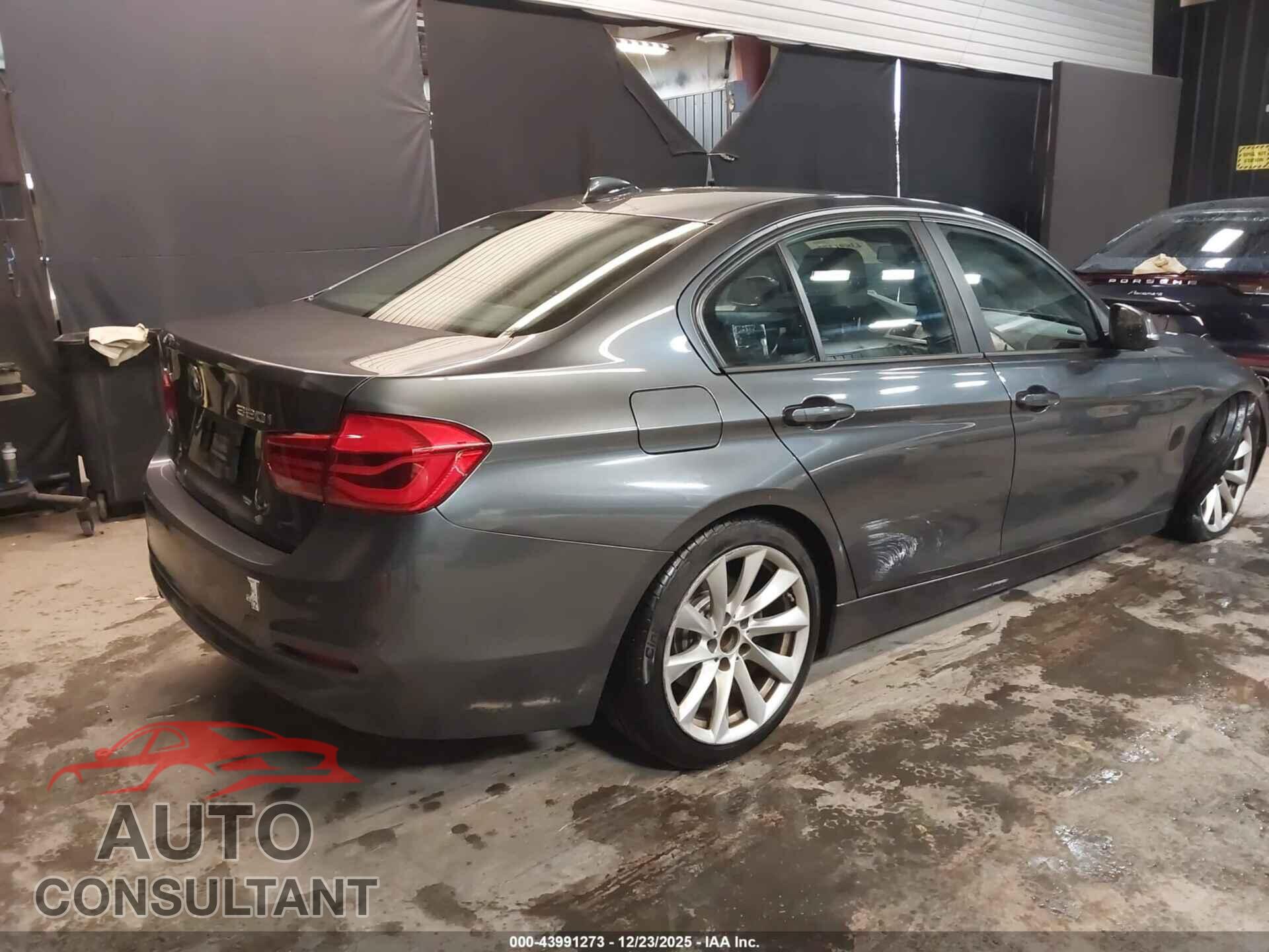 BMW 320I 2018 - WBA8A3C54JA491836